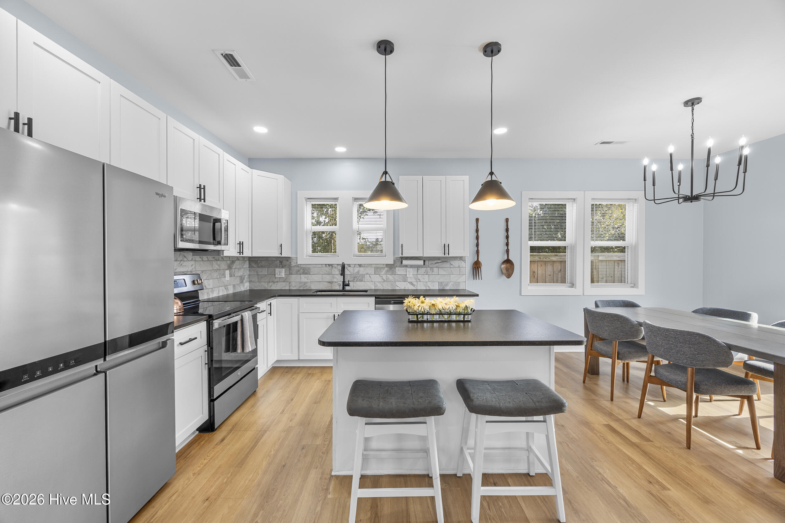 100545207 | Photo 19