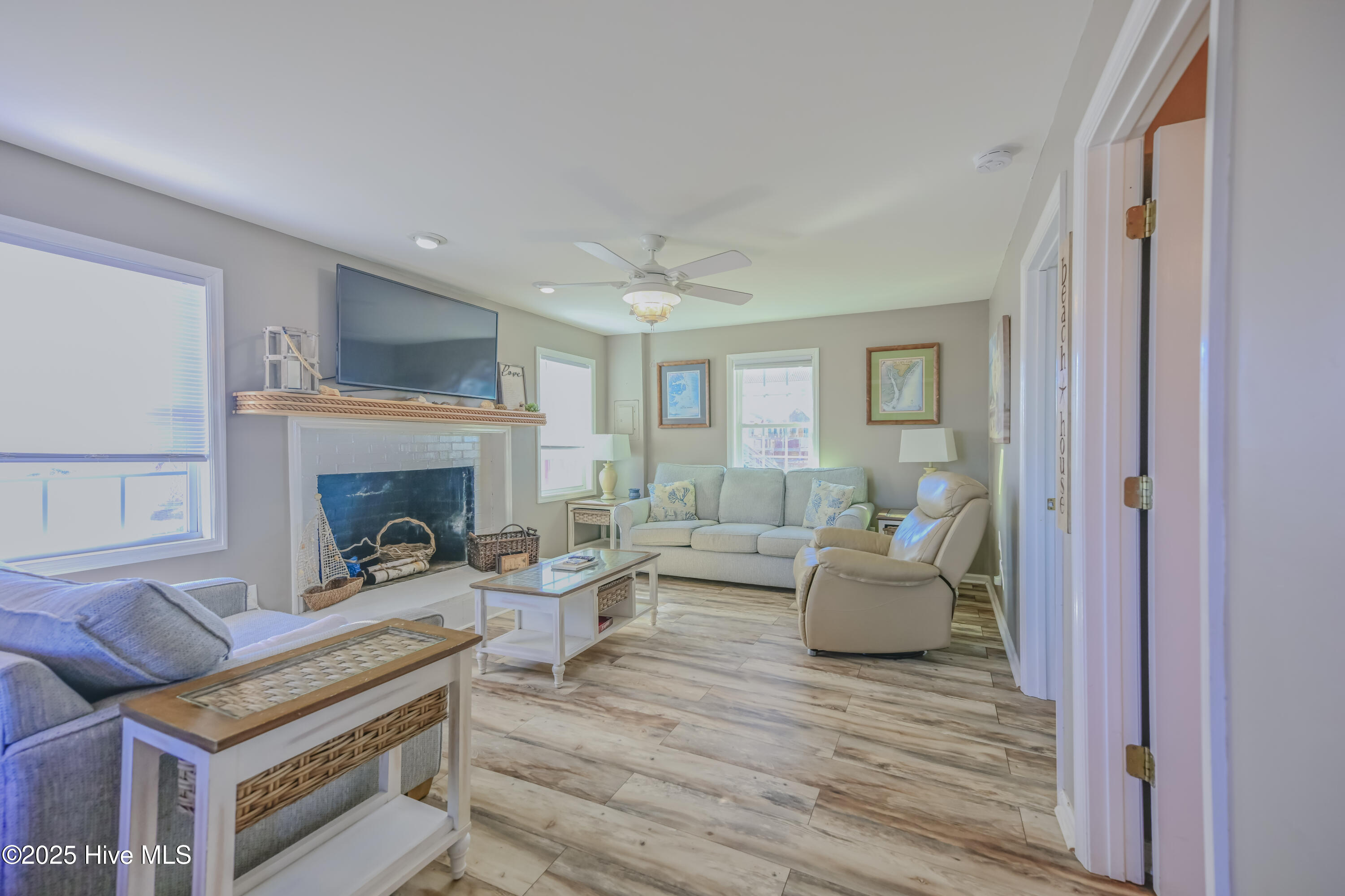 100482049 | Photo 59