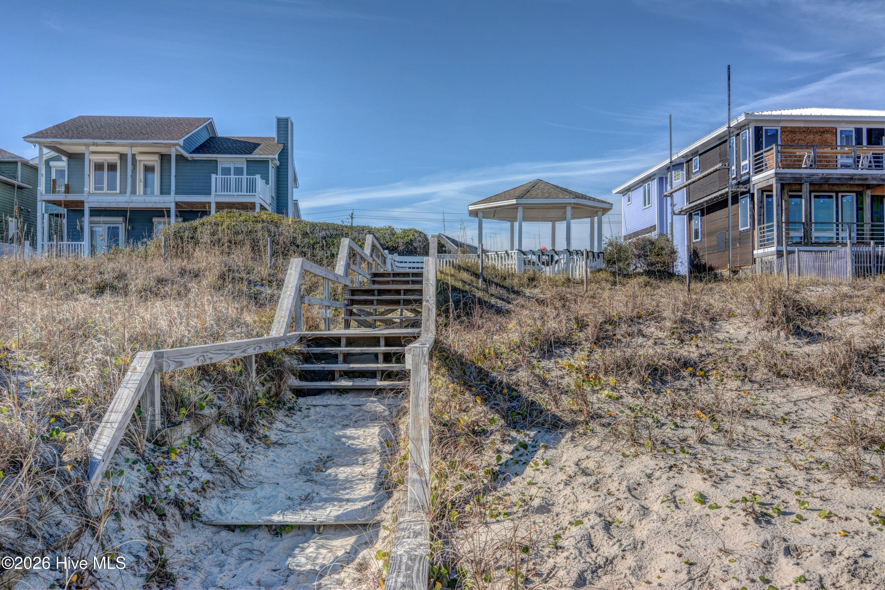 100560542 | Photo 54