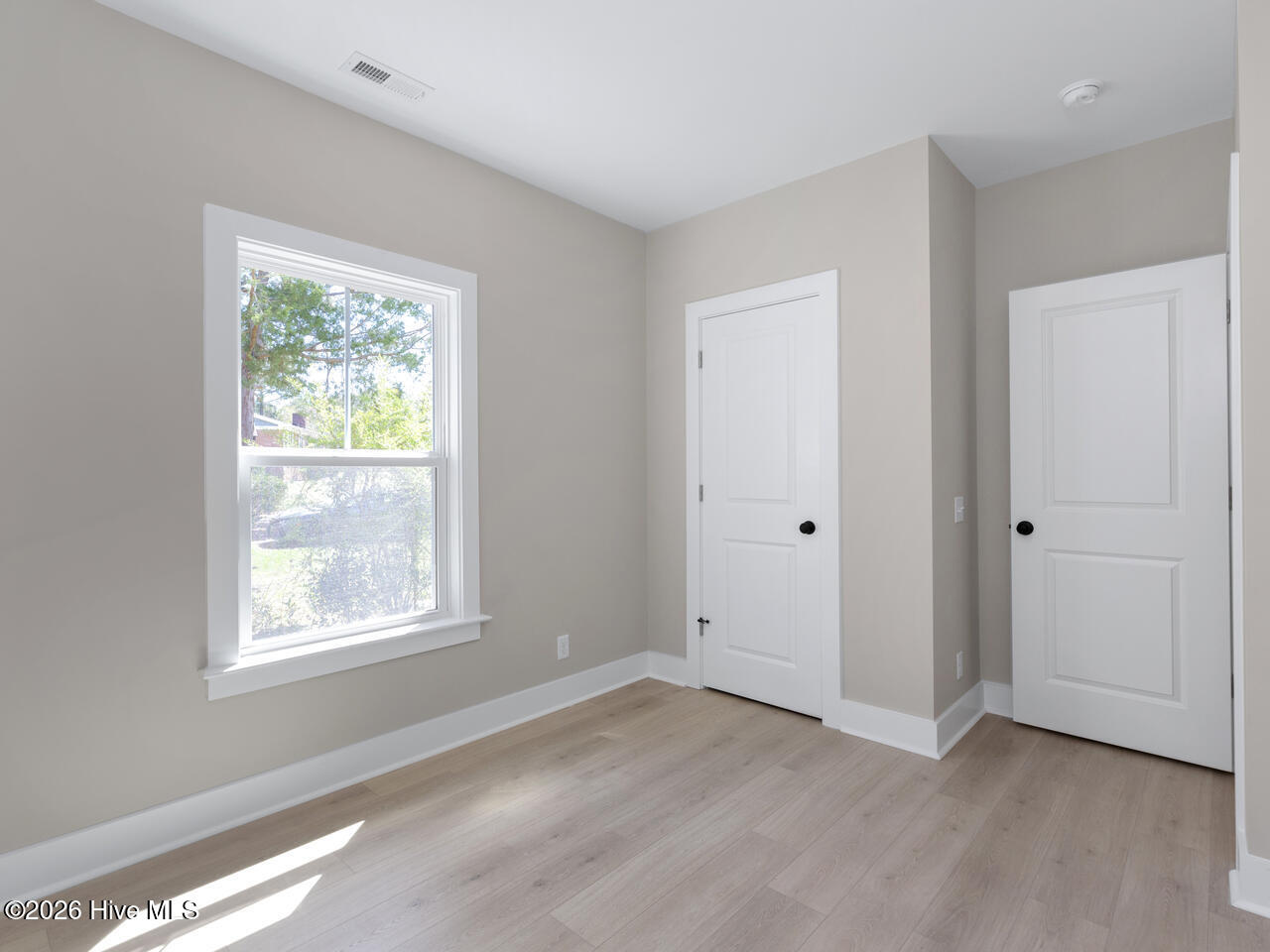 100565274 | Photo 27