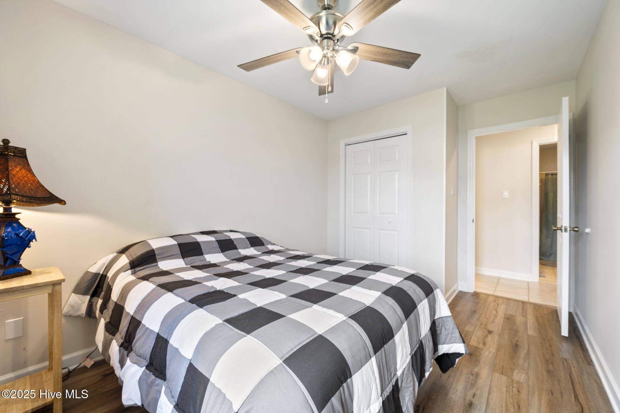 100523425 | Photo 29