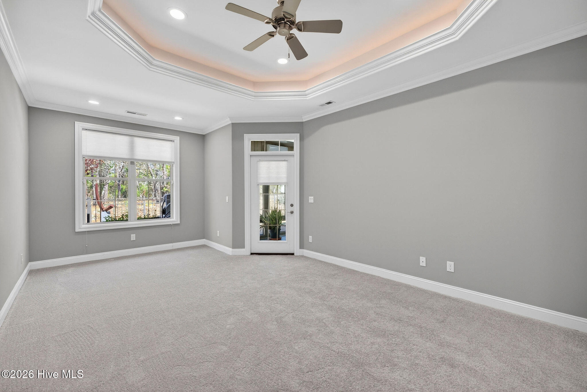 100560537 | Photo 24