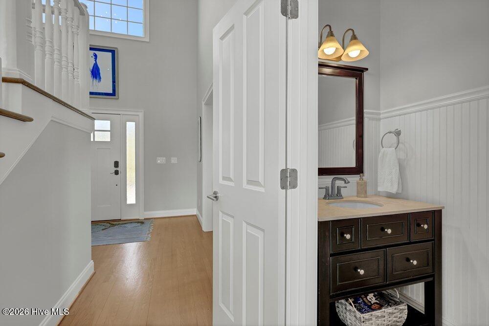 100563942 | Photo 32