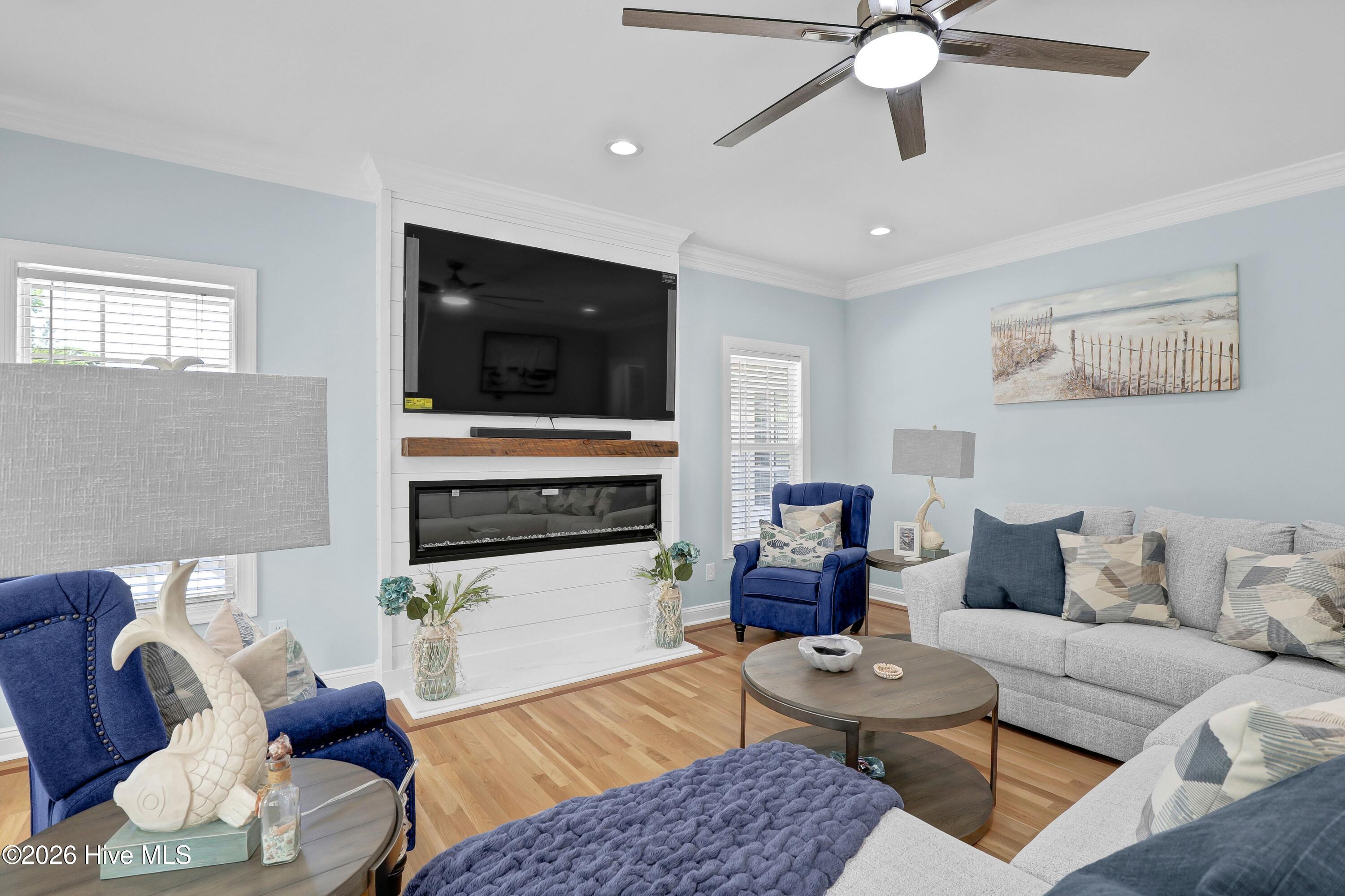 100567806 | Photo 25