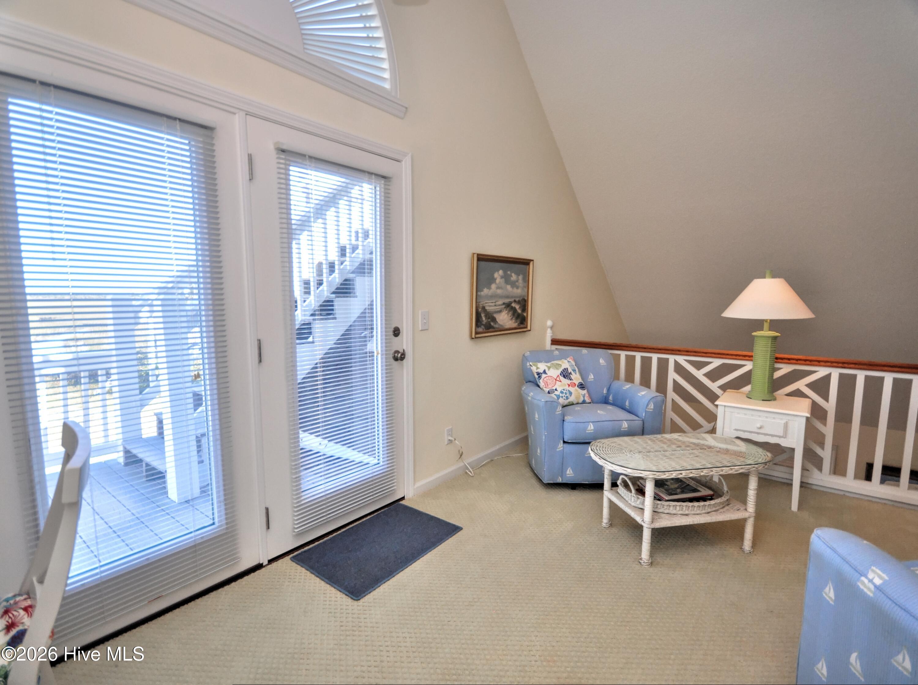 100549802 | Photo 24