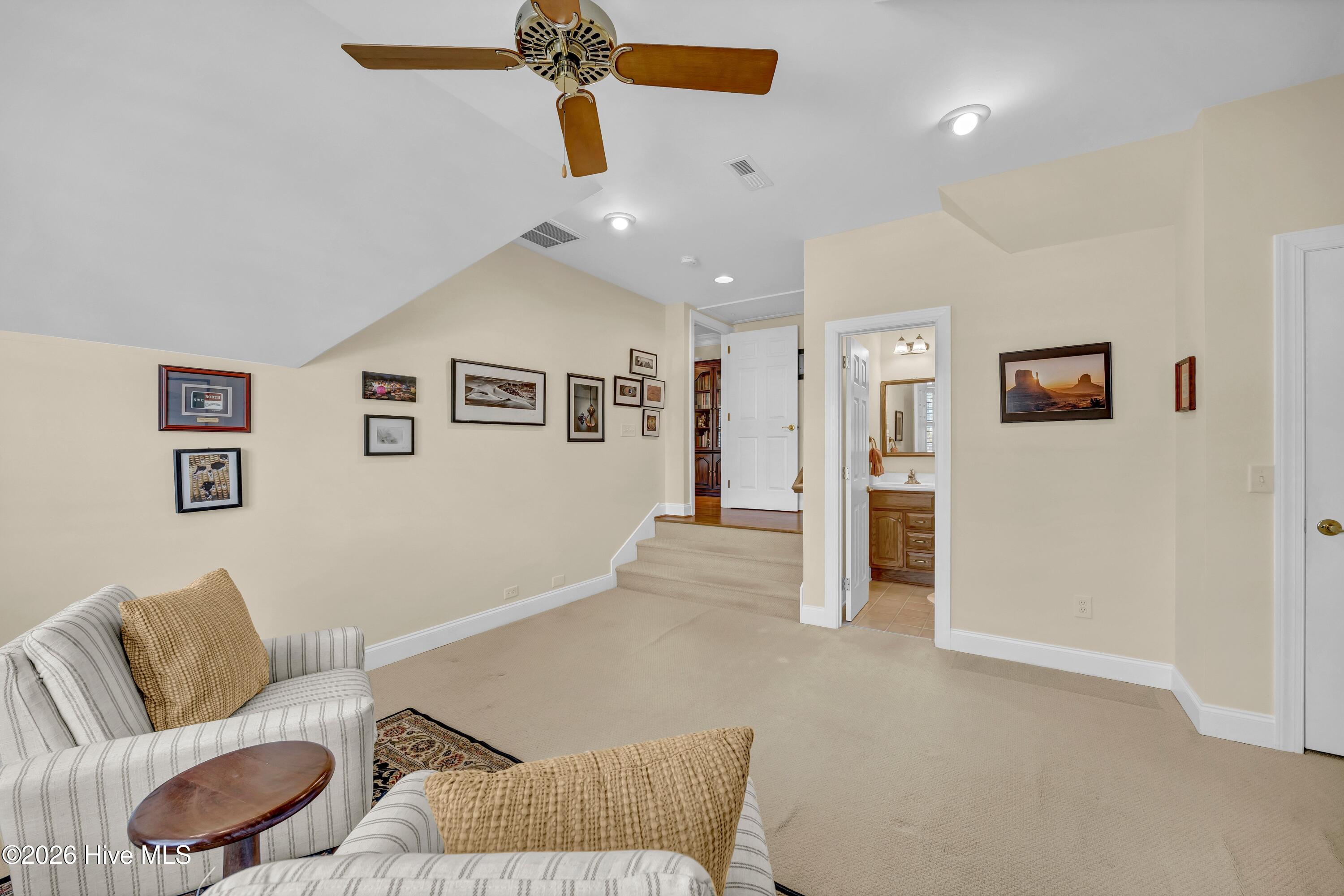 100559758 | Photo 43