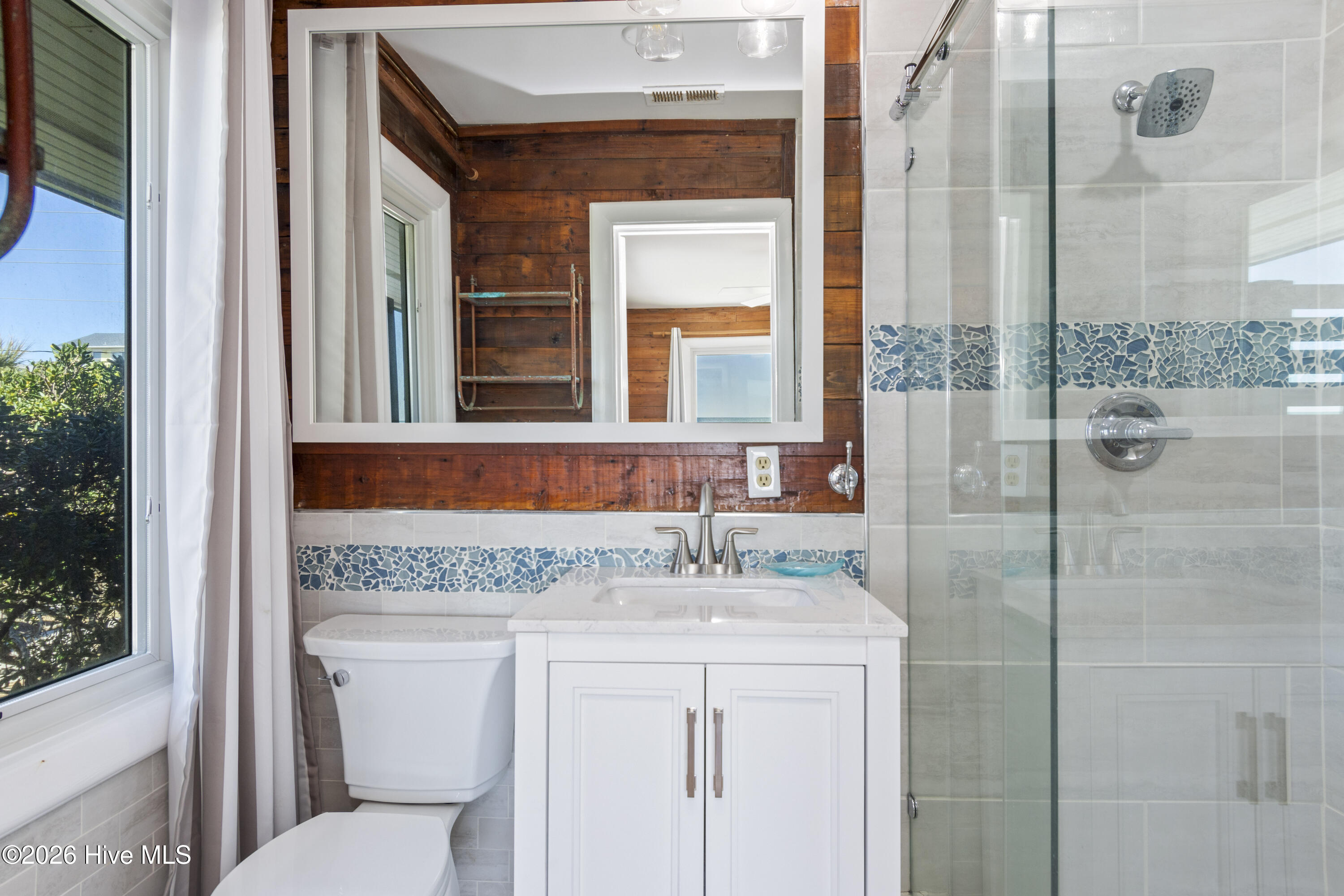 100553292 | Photo 37