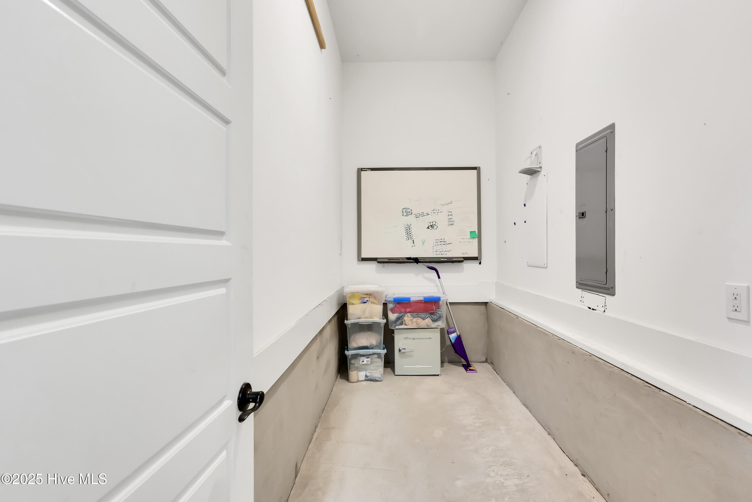 100544245 | Photo 45