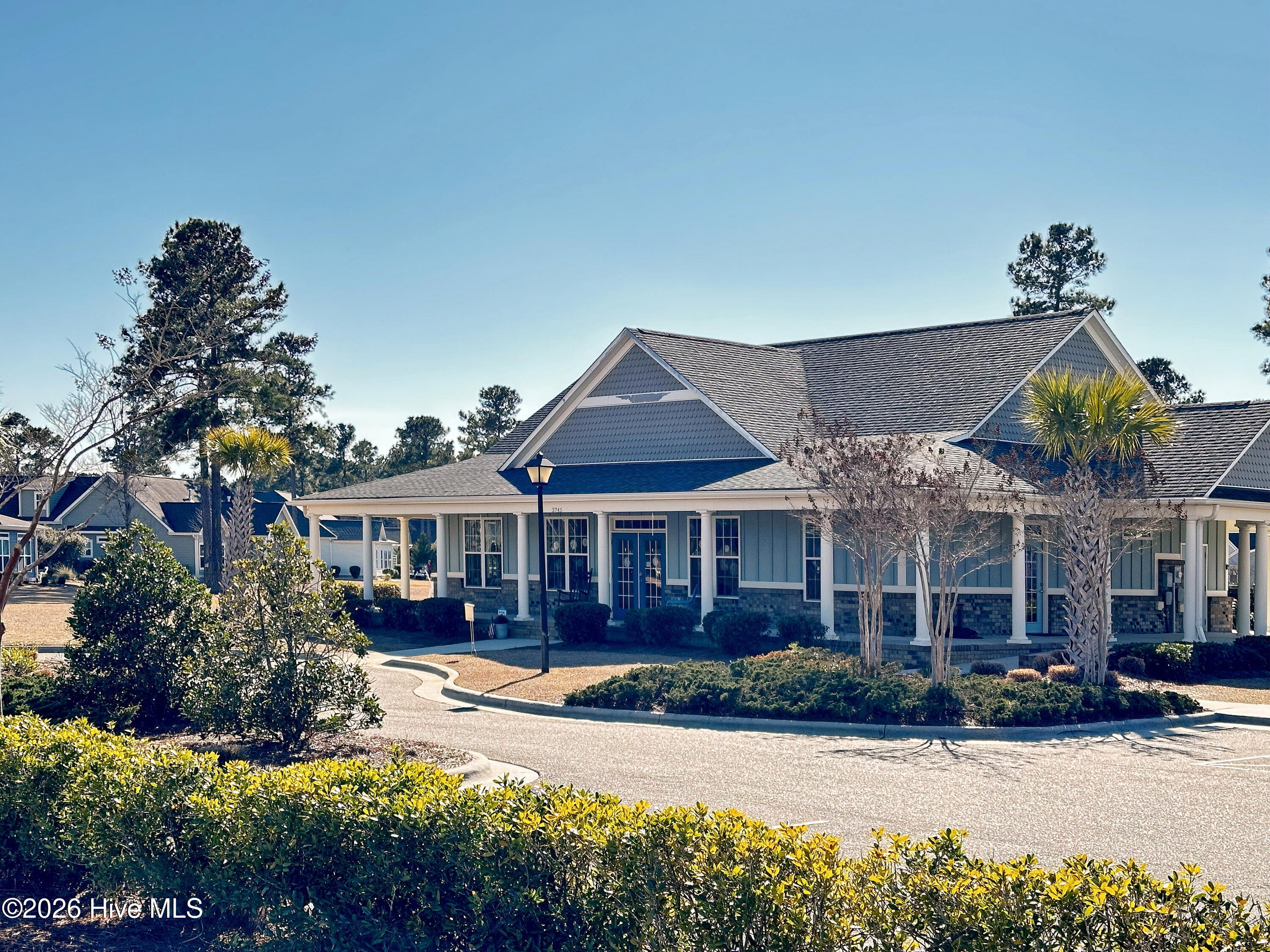 100548790 | Photo 36