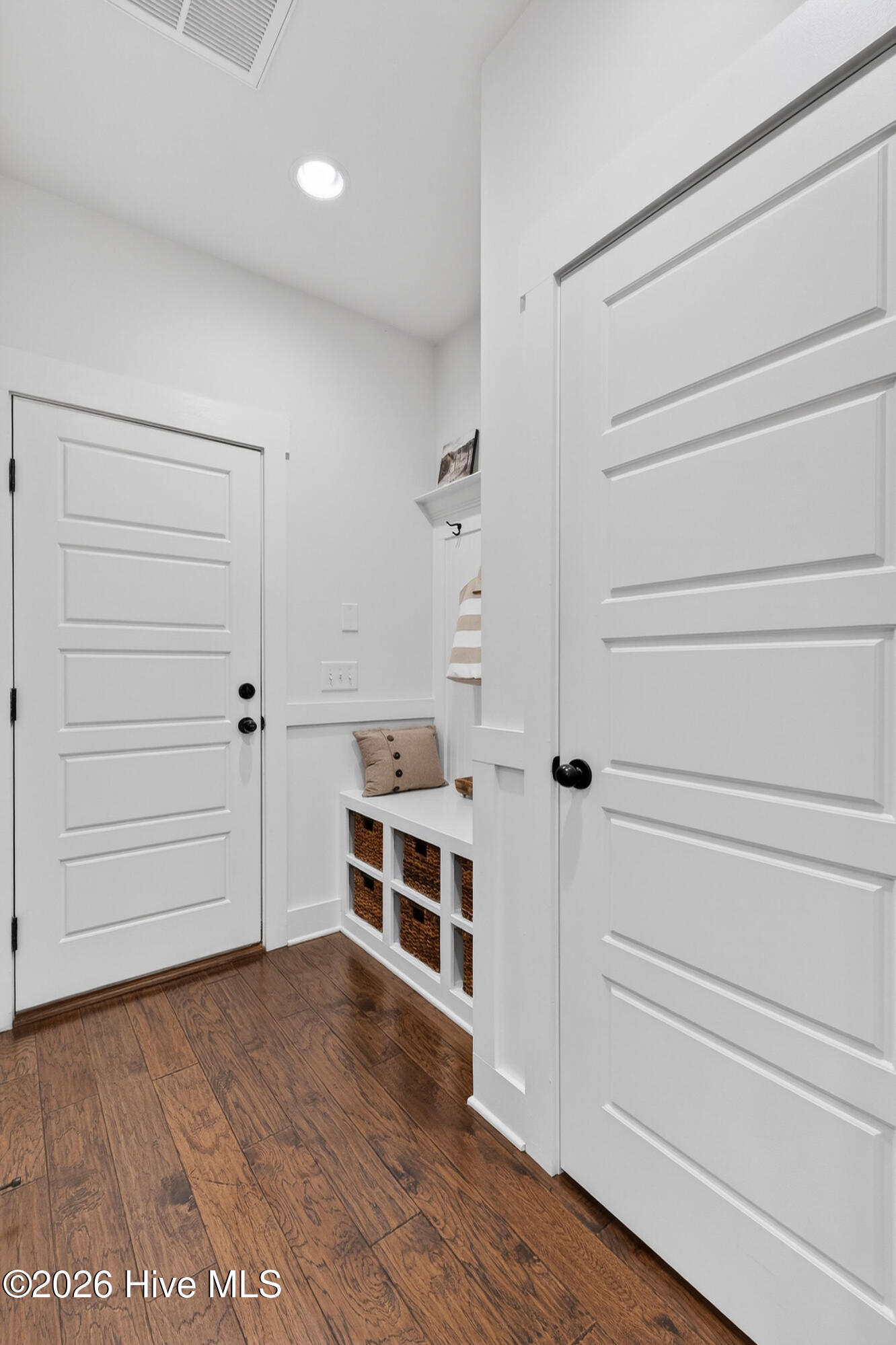 100561102 | Photo 49