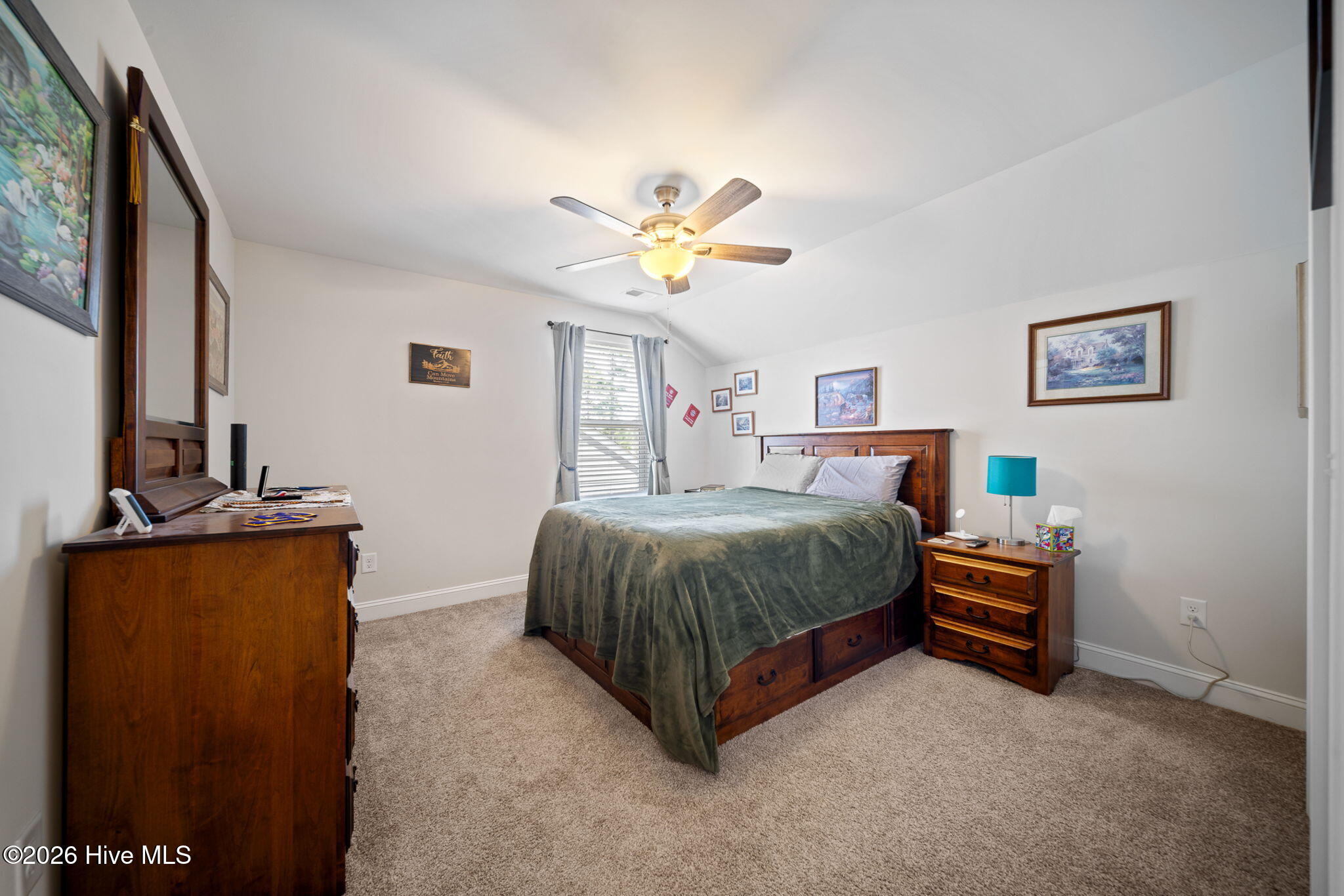 100564414 | Photo 46