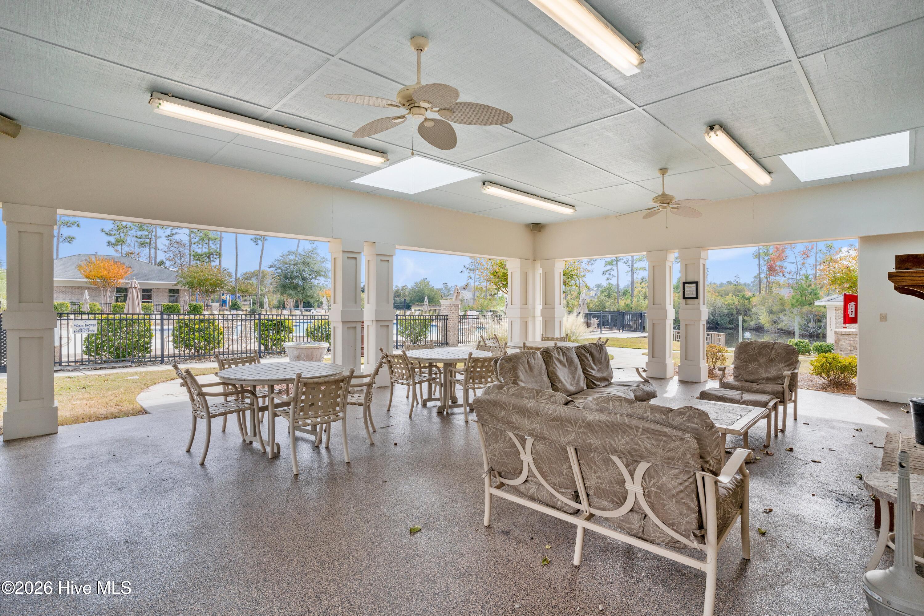 100548705 | Photo 73