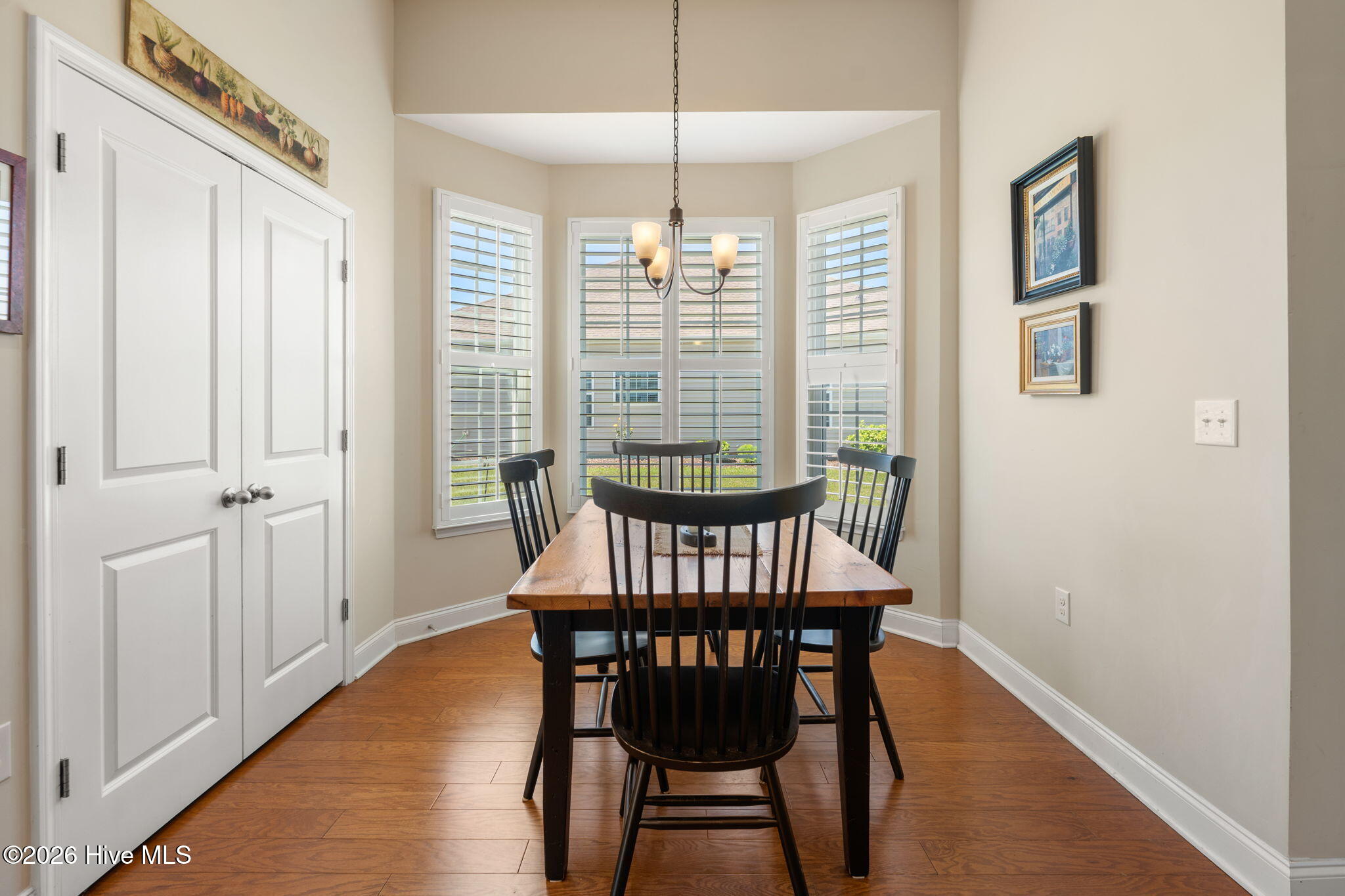 100569194 | Photo 14