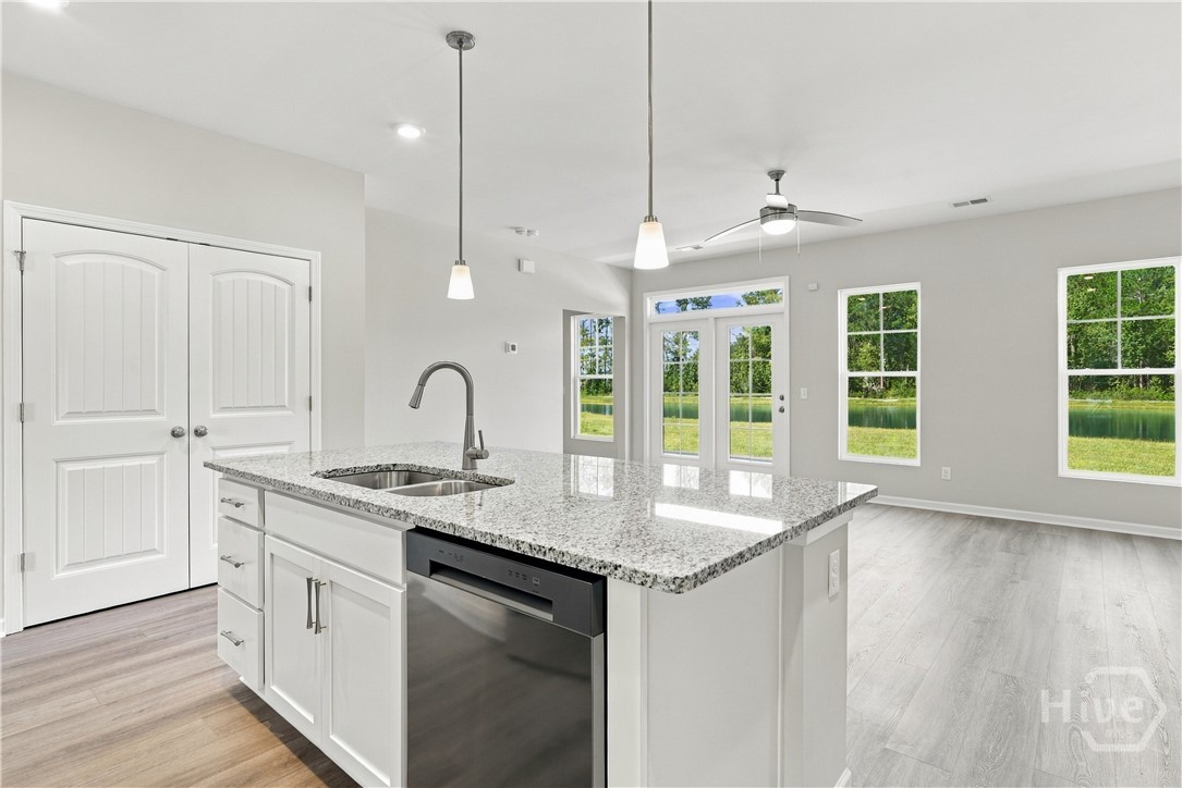 NOT THE ACTUAL HOME. Pictures are of a completed Grayson TR plan and are for REFERENCE ONLY.