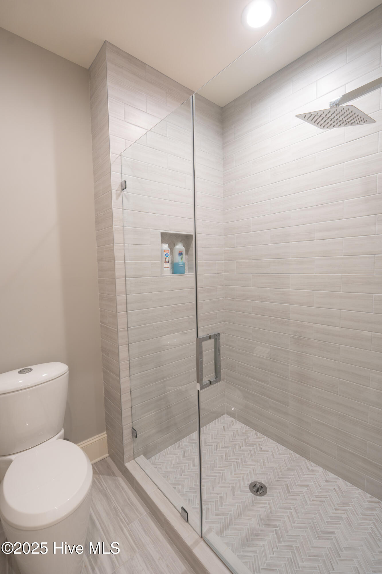 100549058 | Photo 48