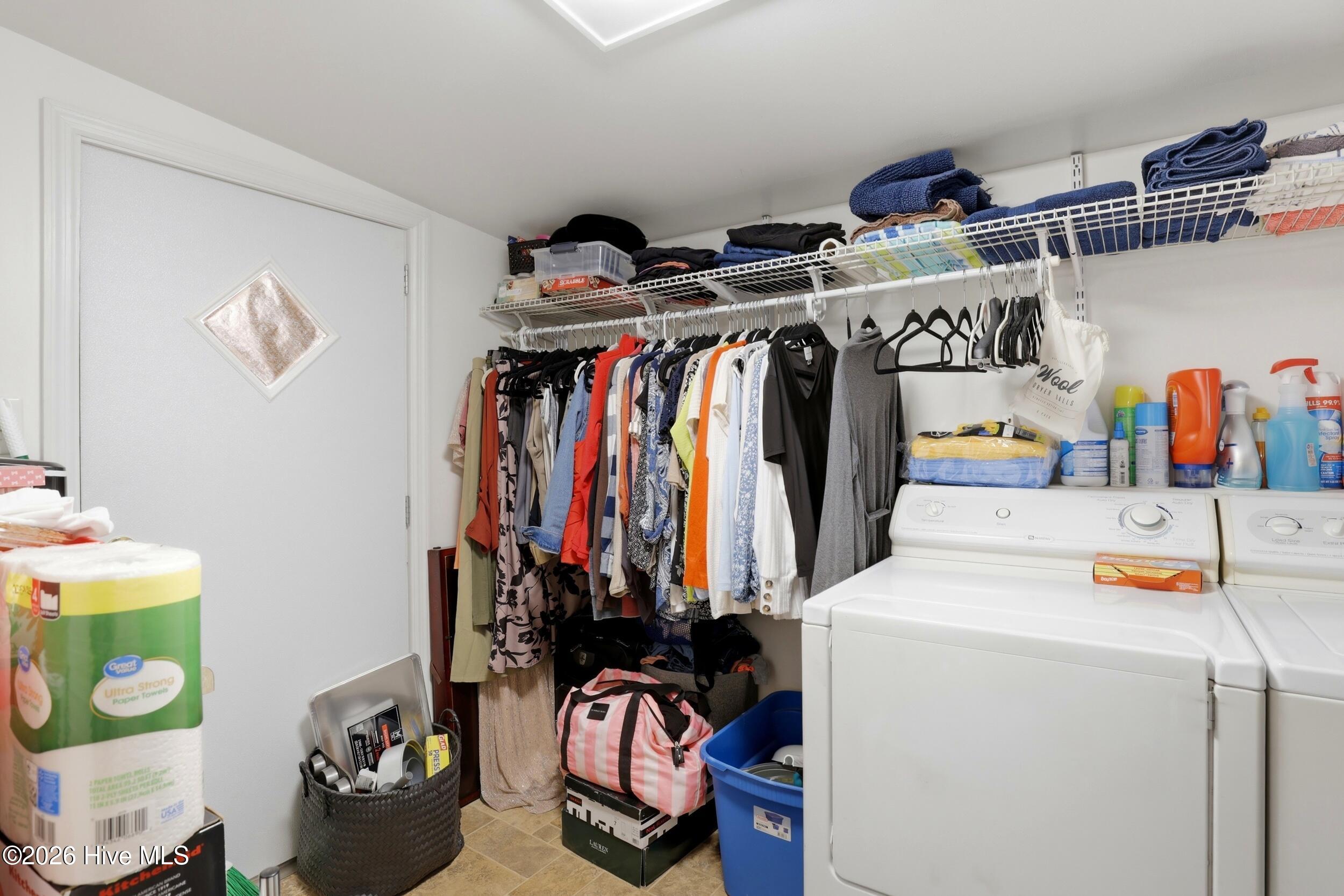 100561311 | Photo 68