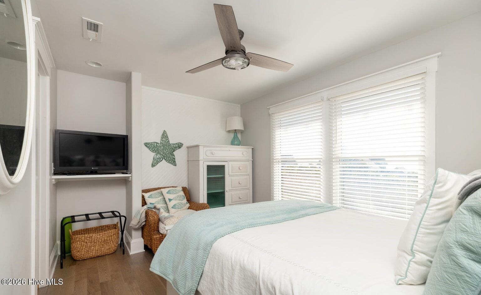 100566503 | Photo 10