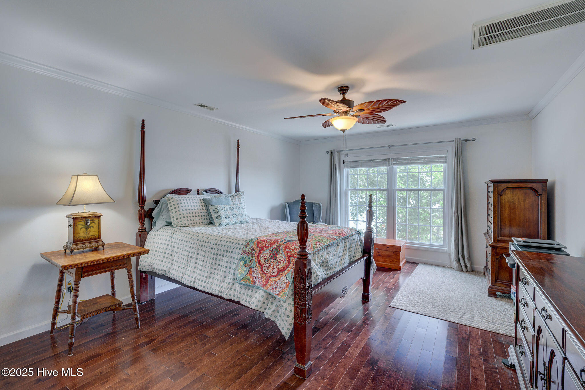 100519748 | Photo 41