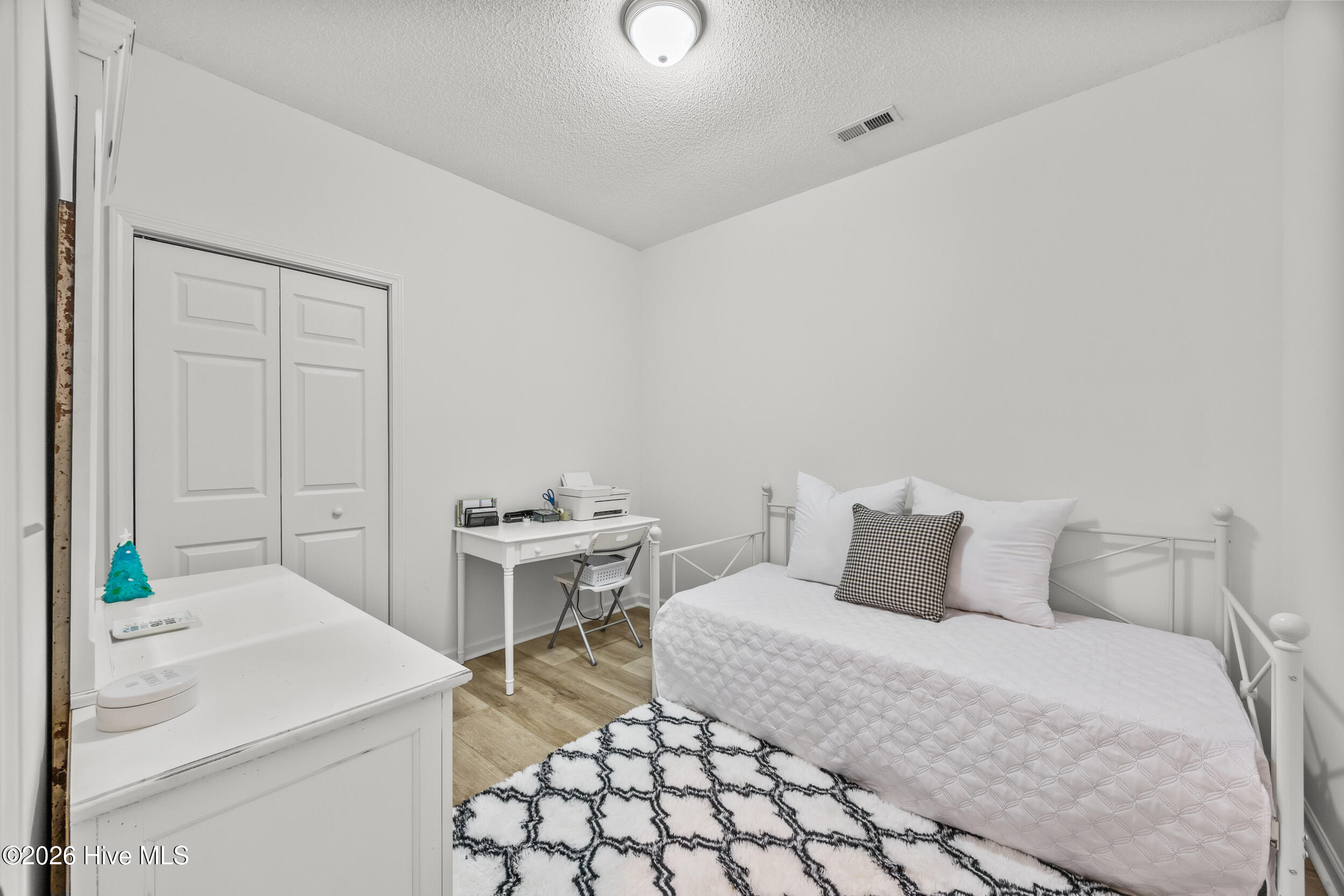 100559872 | Photo 24