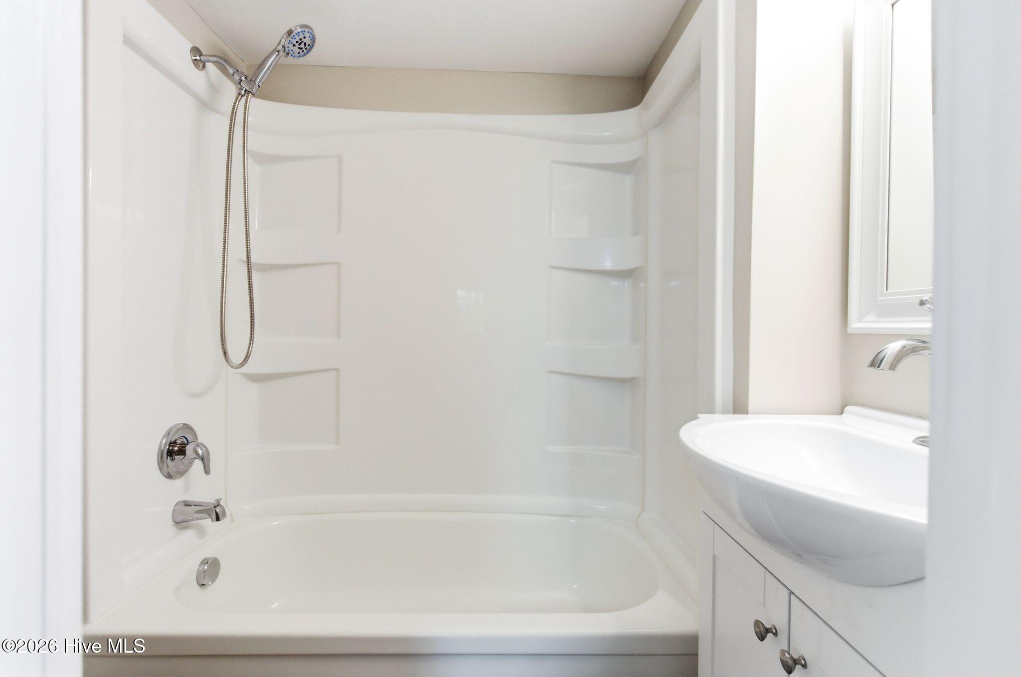 100565757 | Photo 57