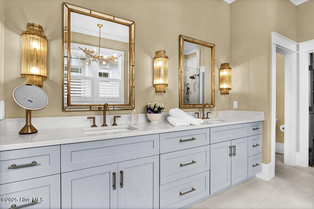 100534393 | Photo 28