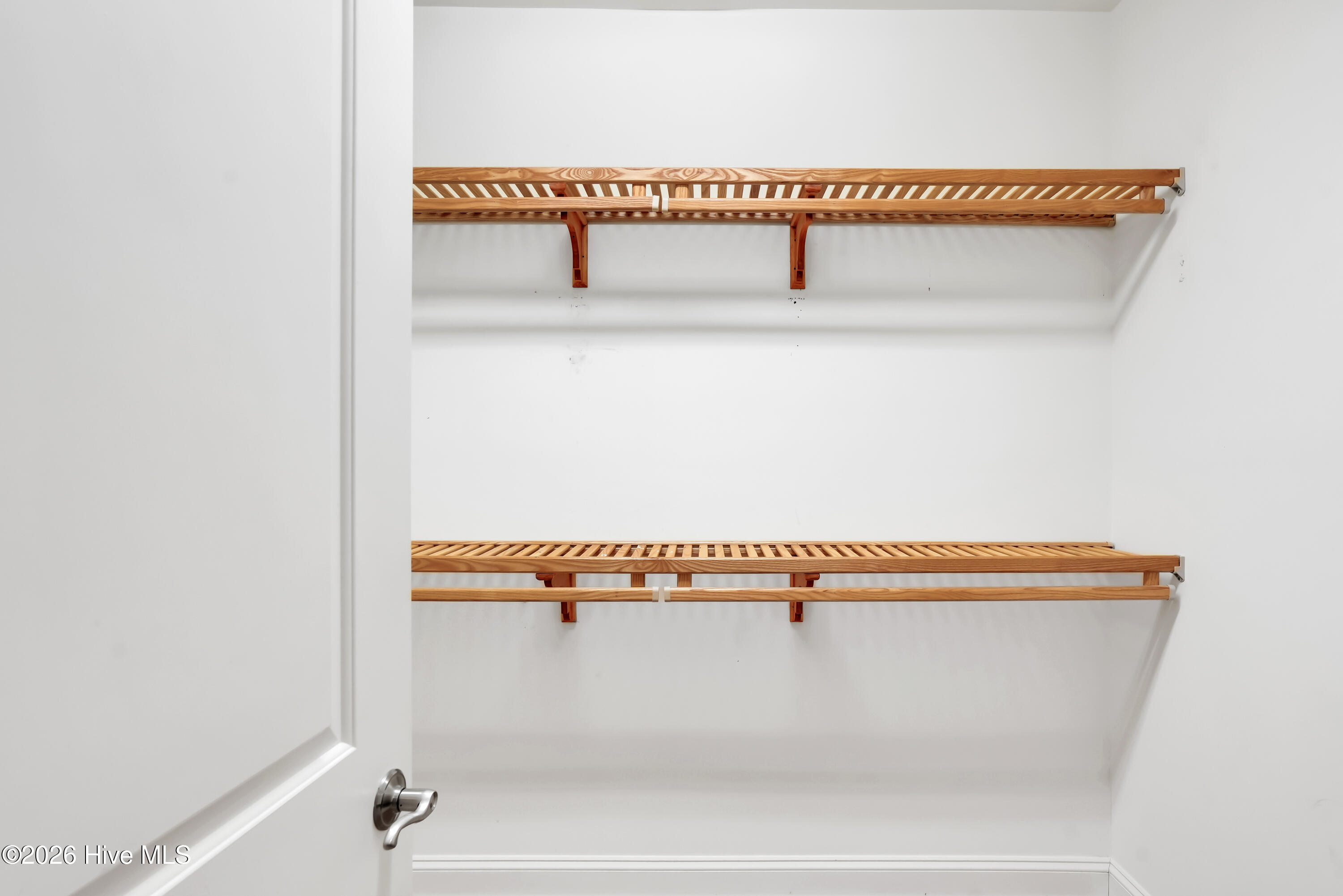 100562046 | Photo 18