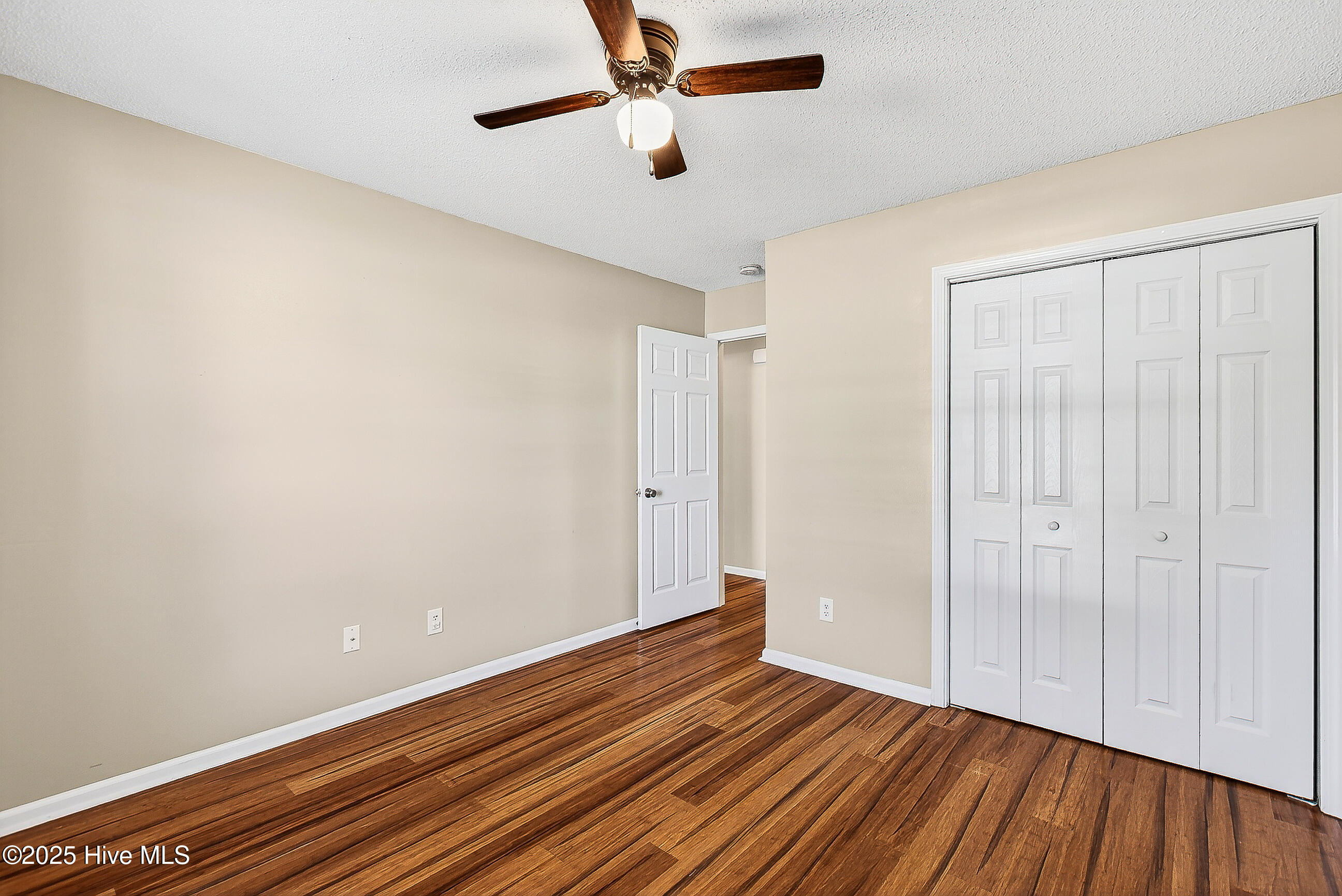 100540052 | Photo 26