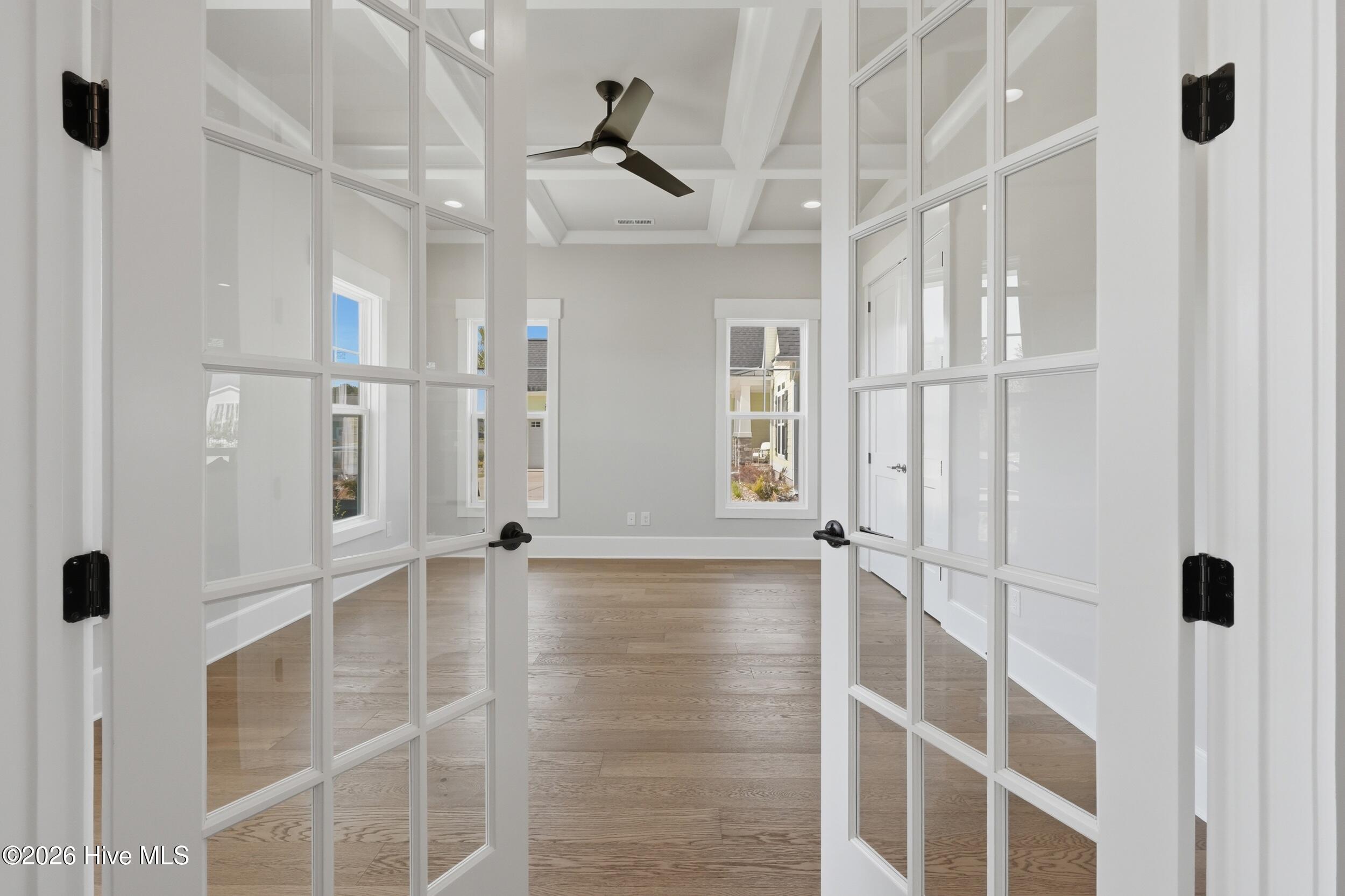 100567785 | Photo 12