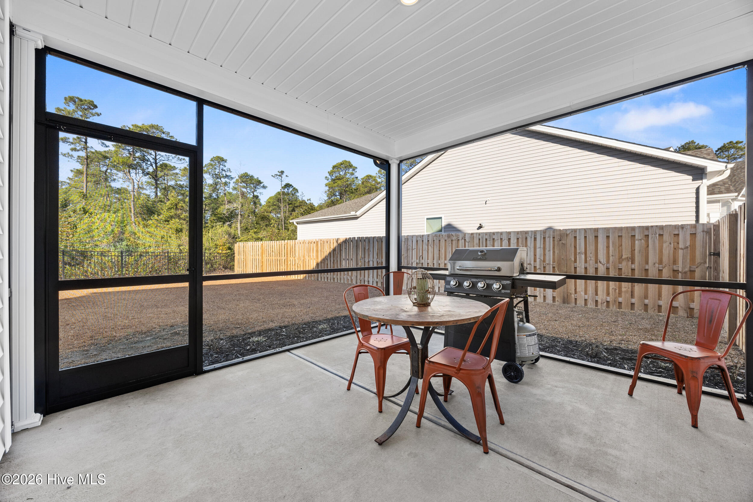 100548050 | Photo 36