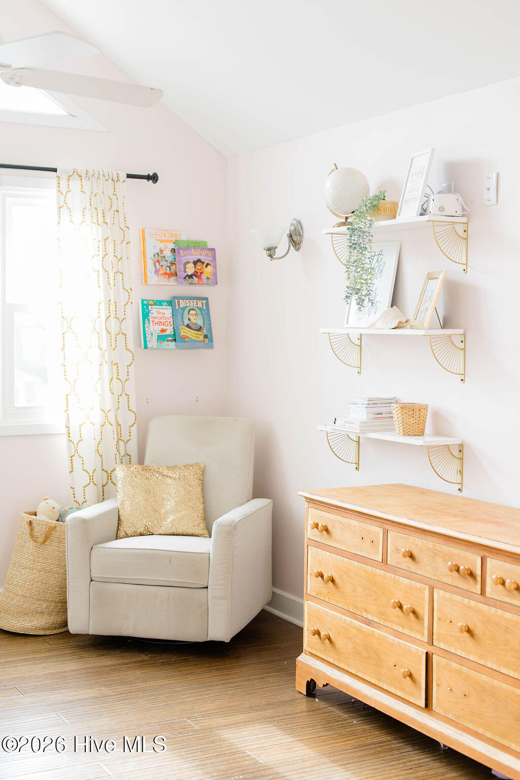 100558568 | Photo 26