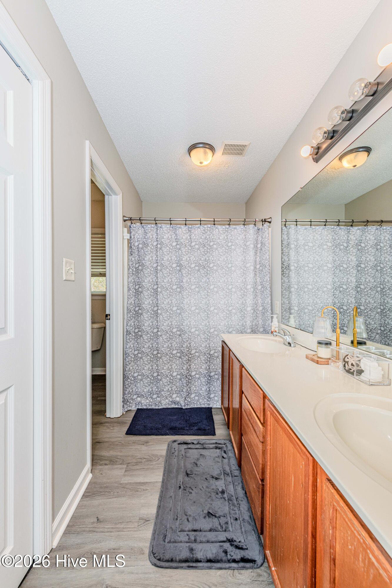 100567742 | Photo 17