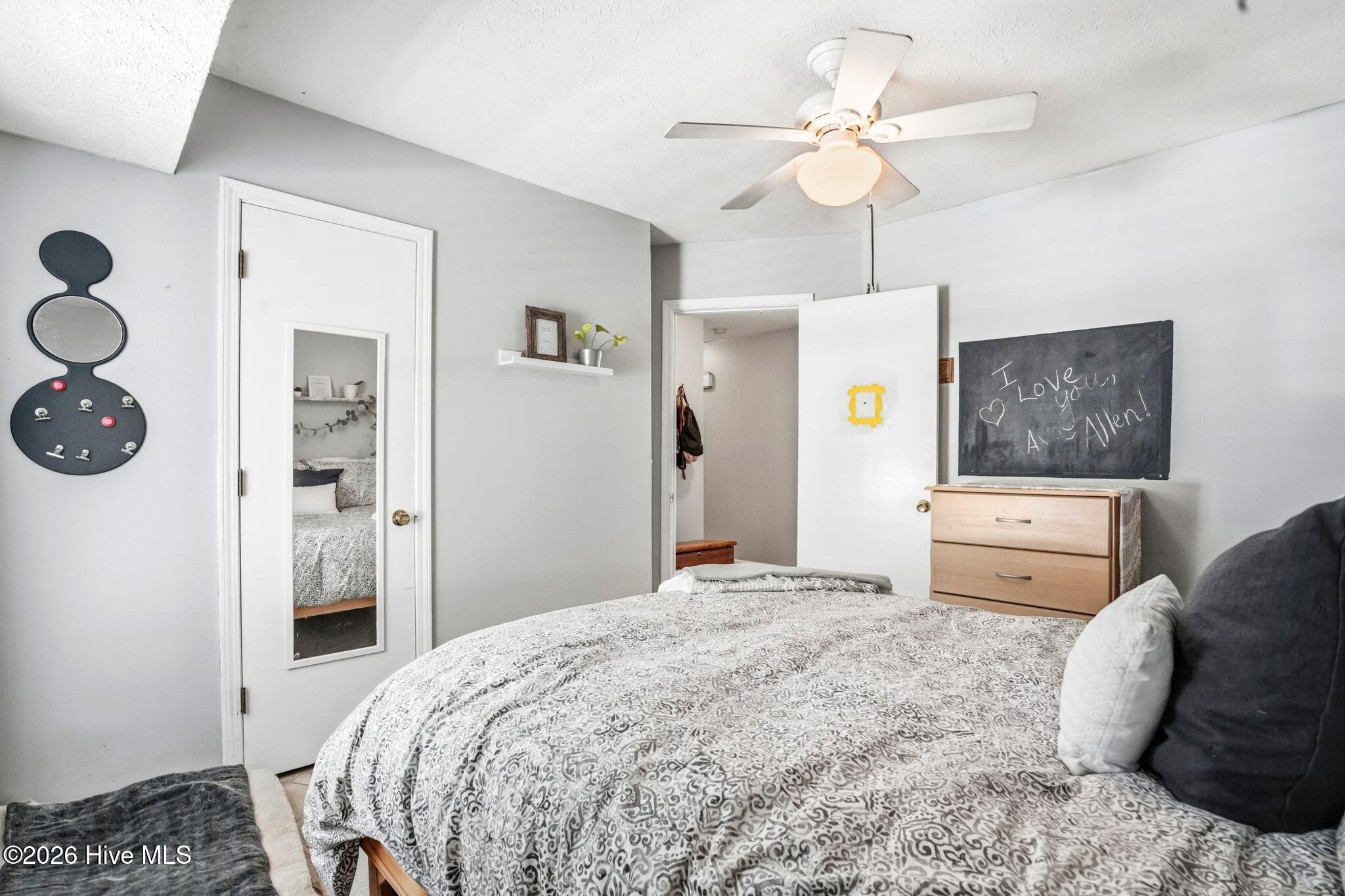 100566734 | Photo 22