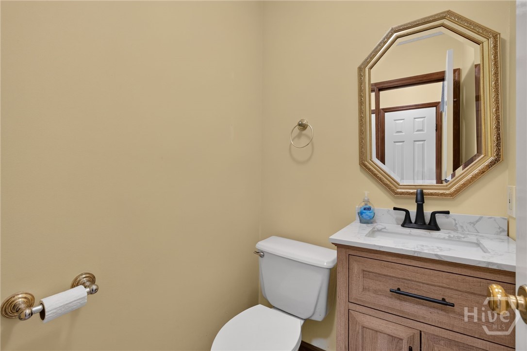 Mainlevel guest half baths