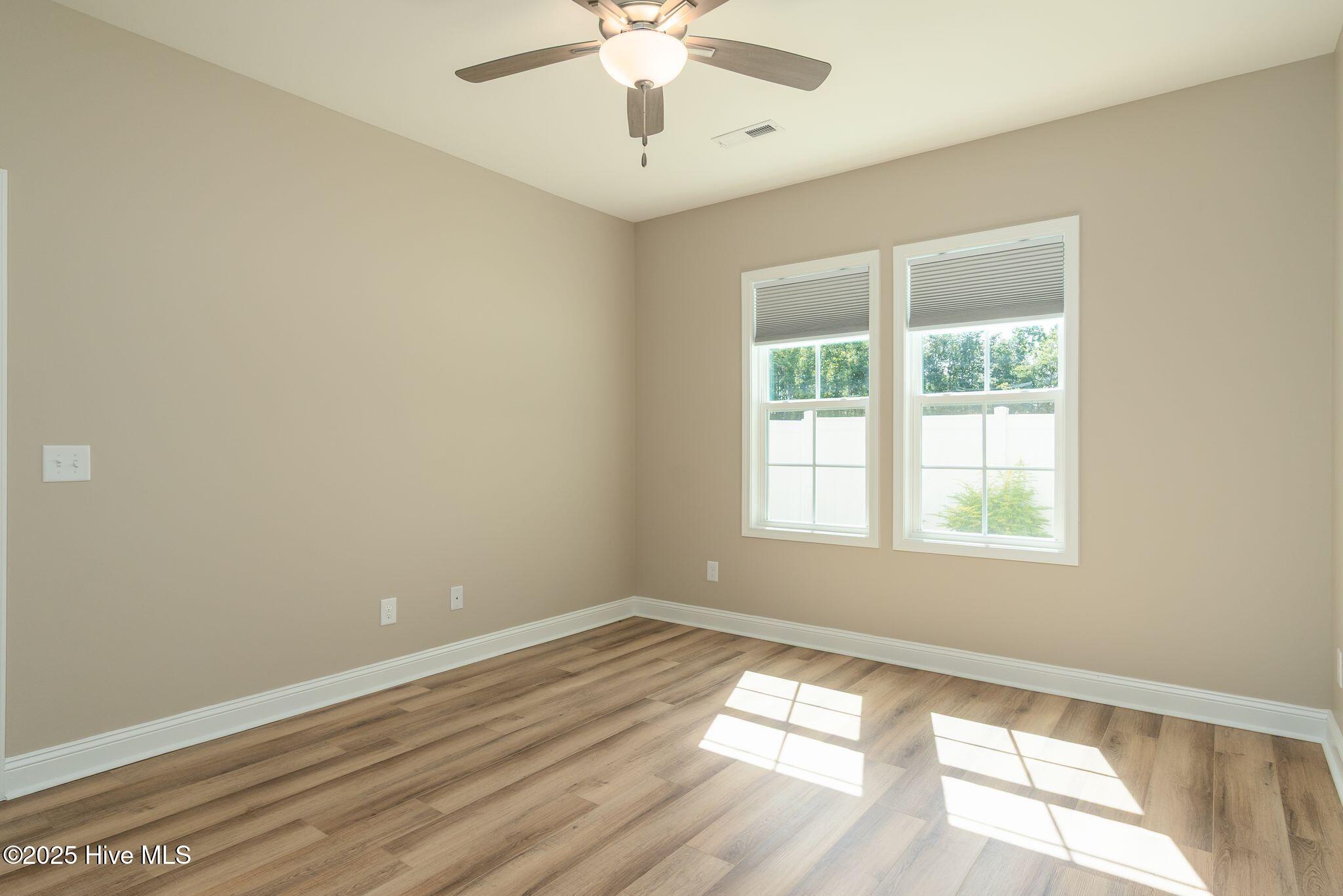 100531651 | Photo 19