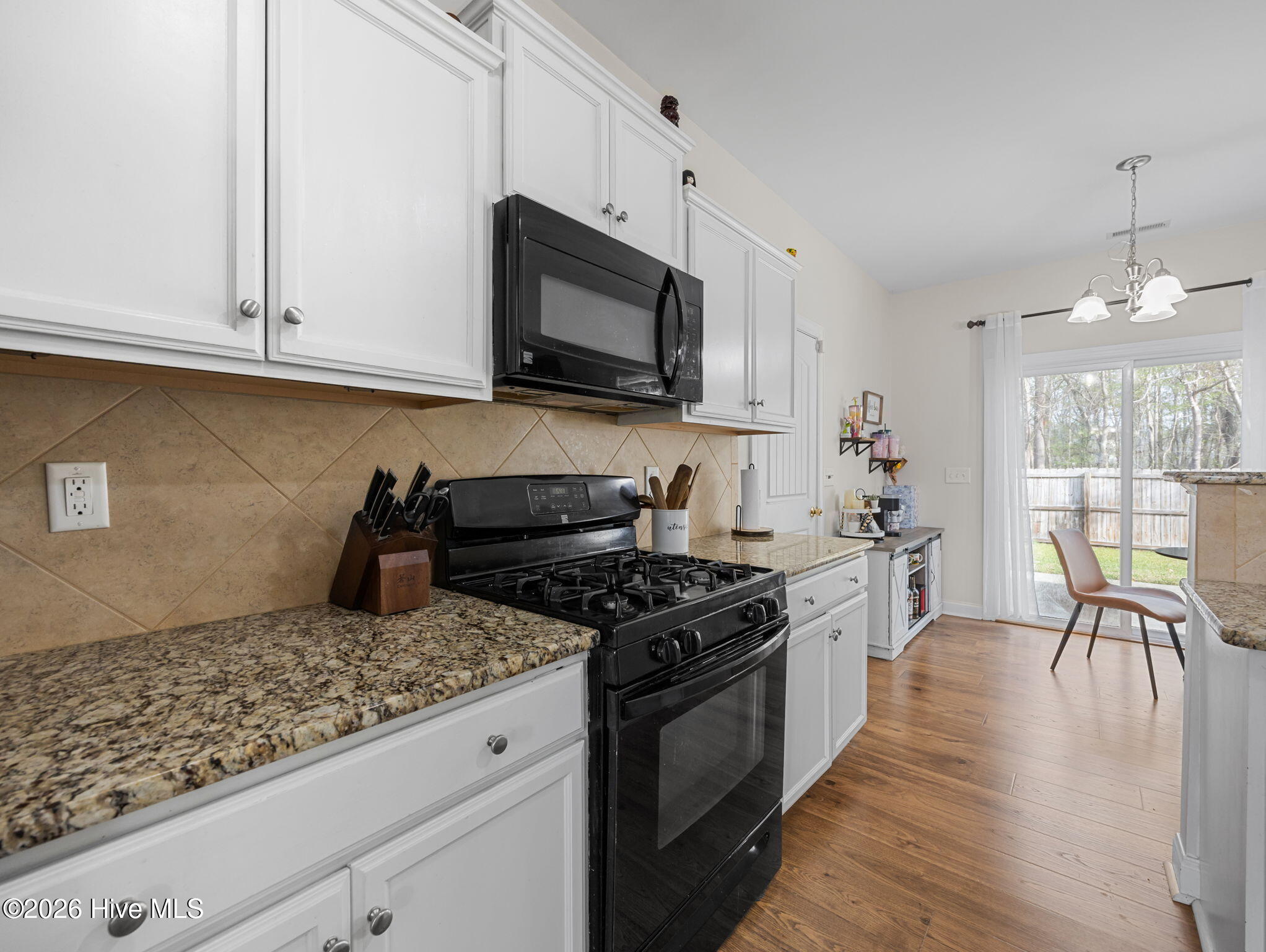 100562724 | Photo 13