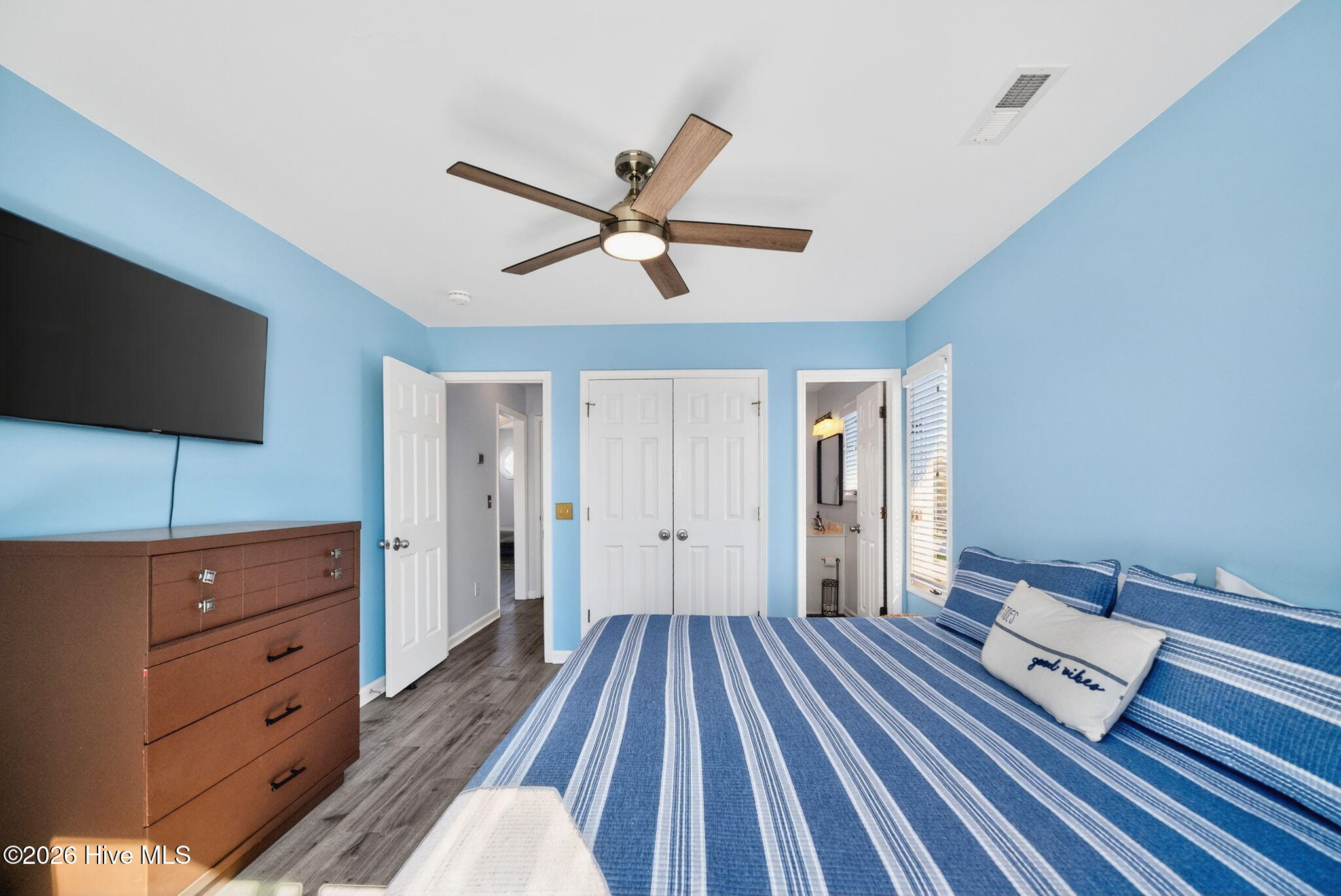 100556711 | Photo 53