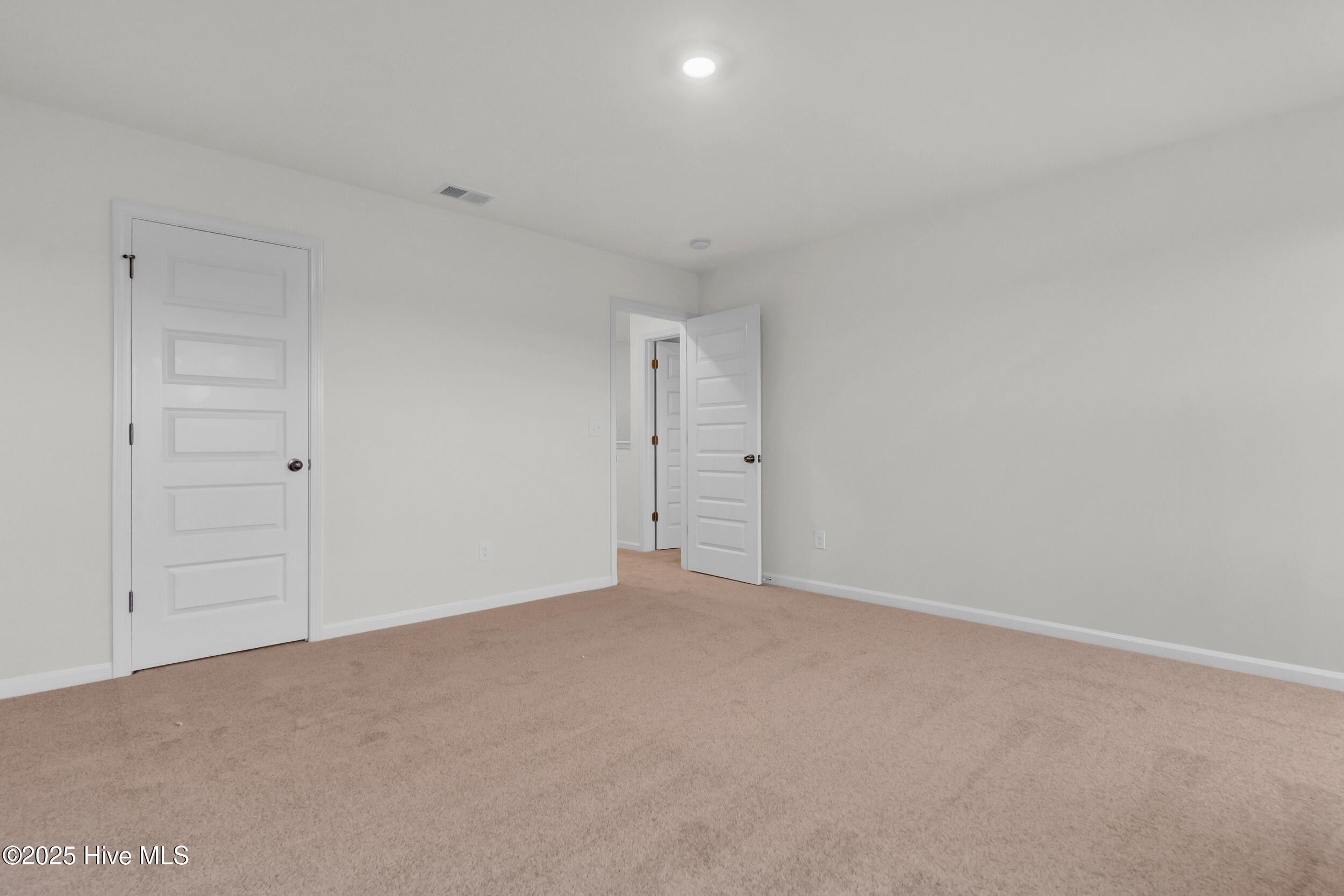 100521809 | Photo 28