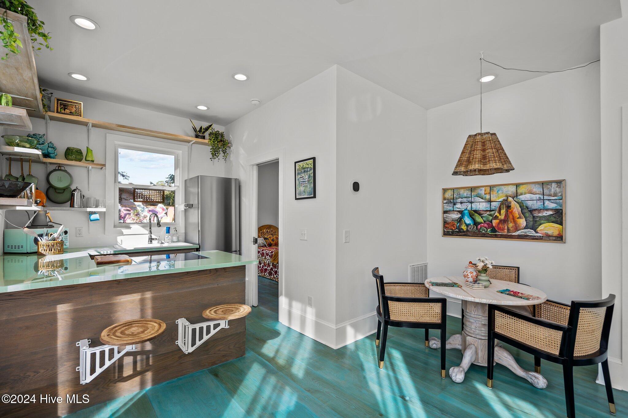 100513232 | Photo 14