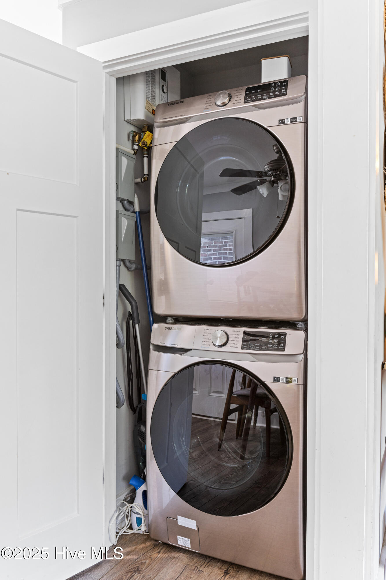 100542913 | Photo 17