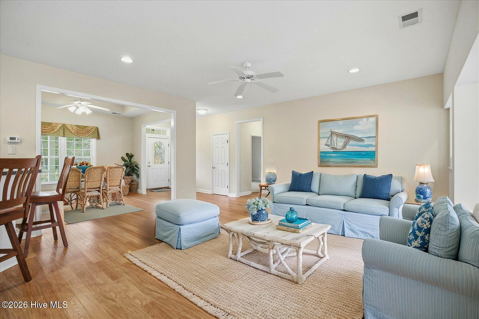 100553011 | Photo 12