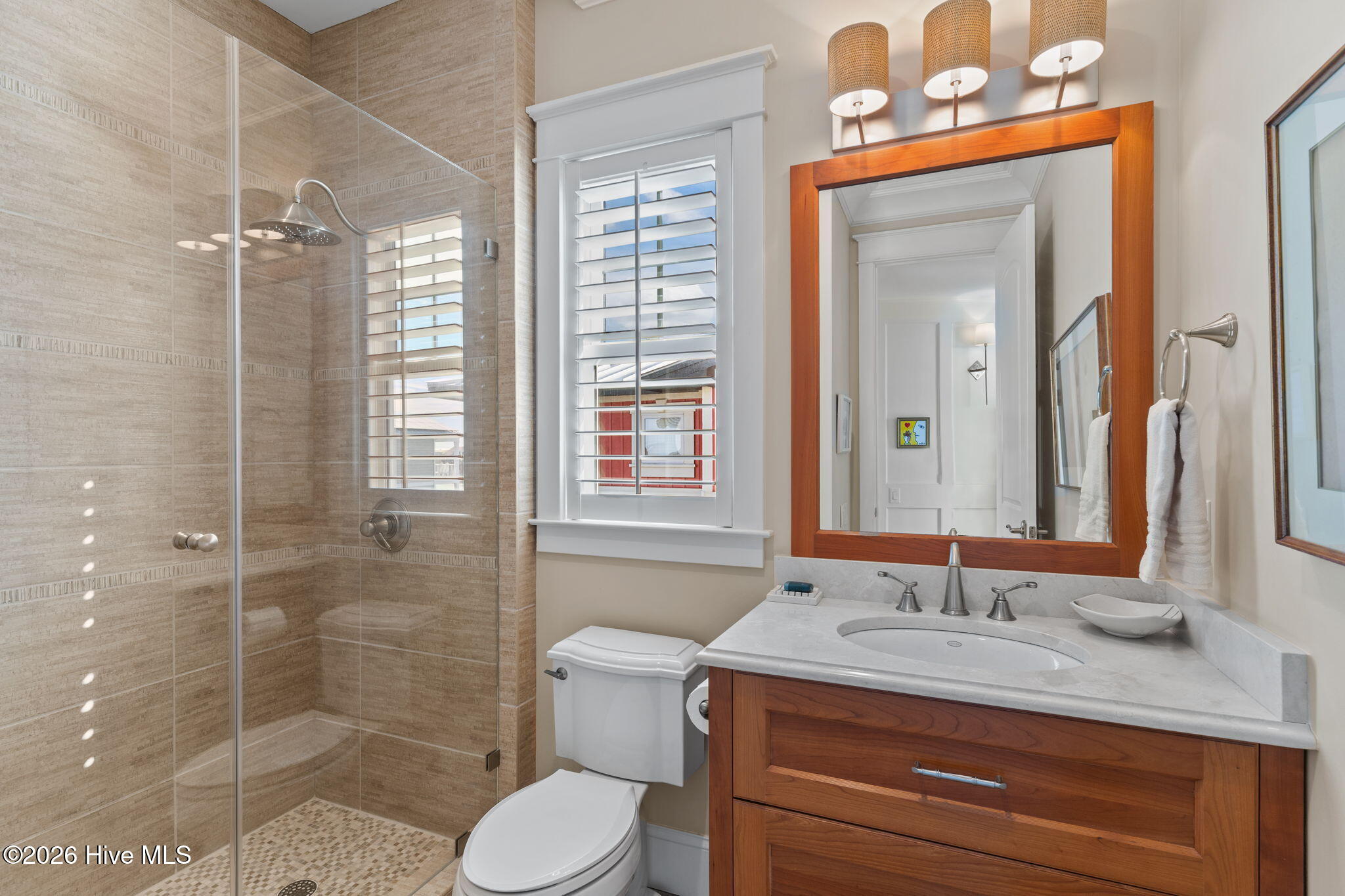 100554777 | Photo 43