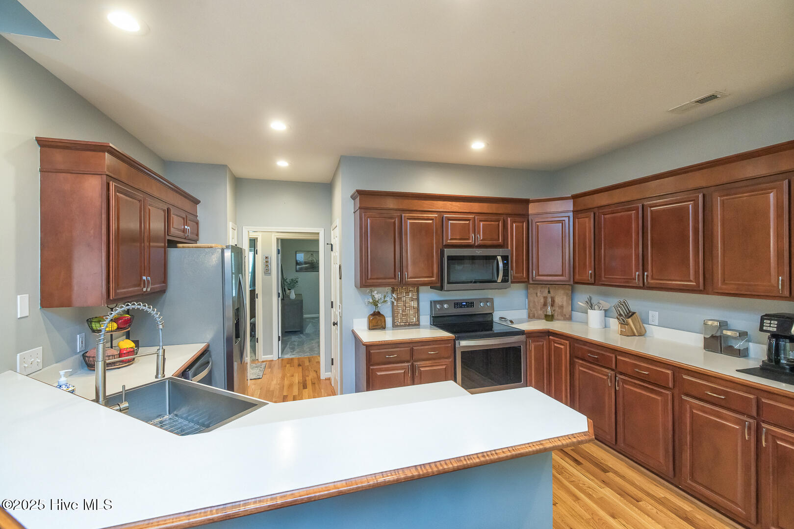 100537191 | Photo 26