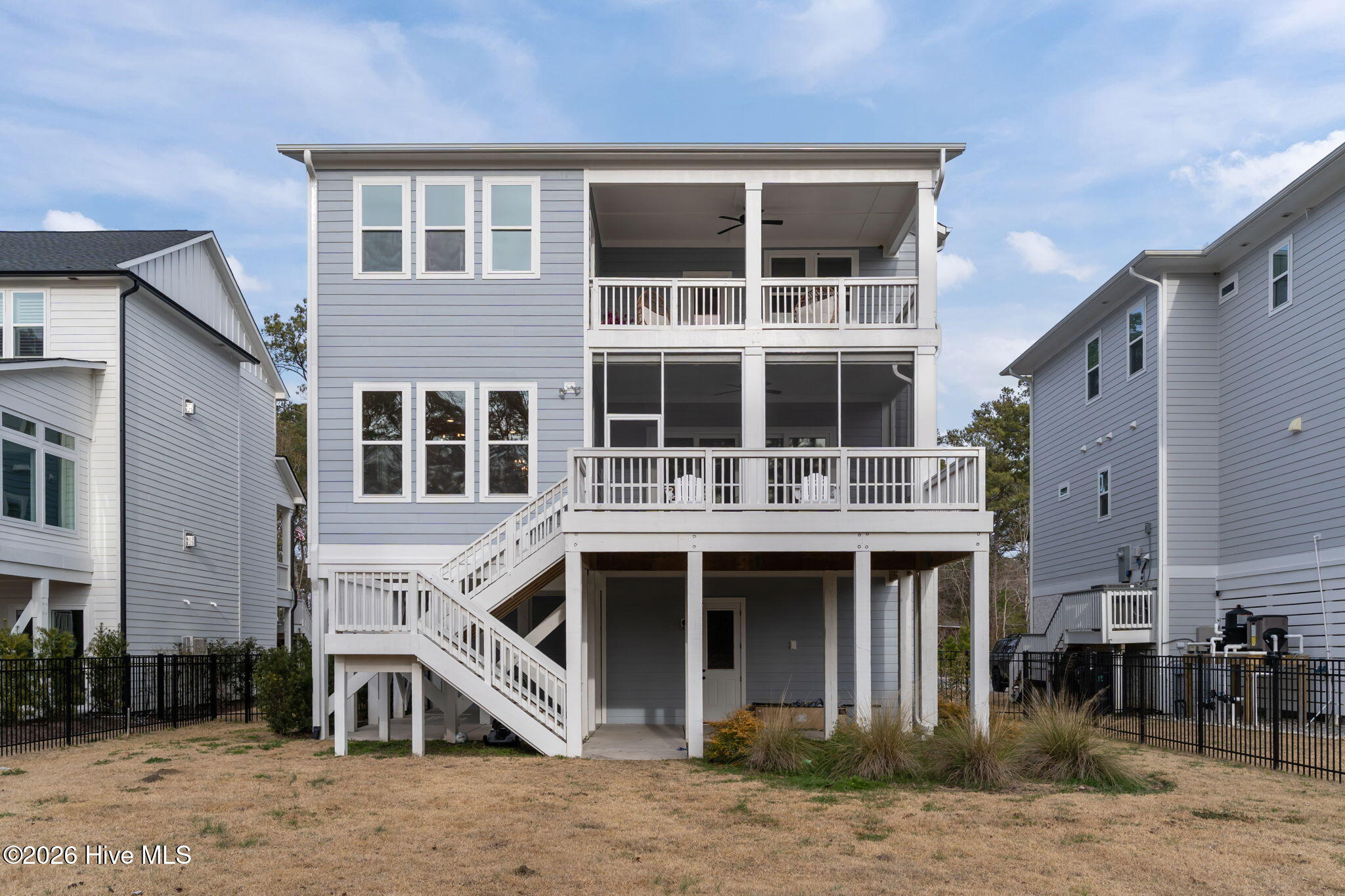 100552247 | Photo 43