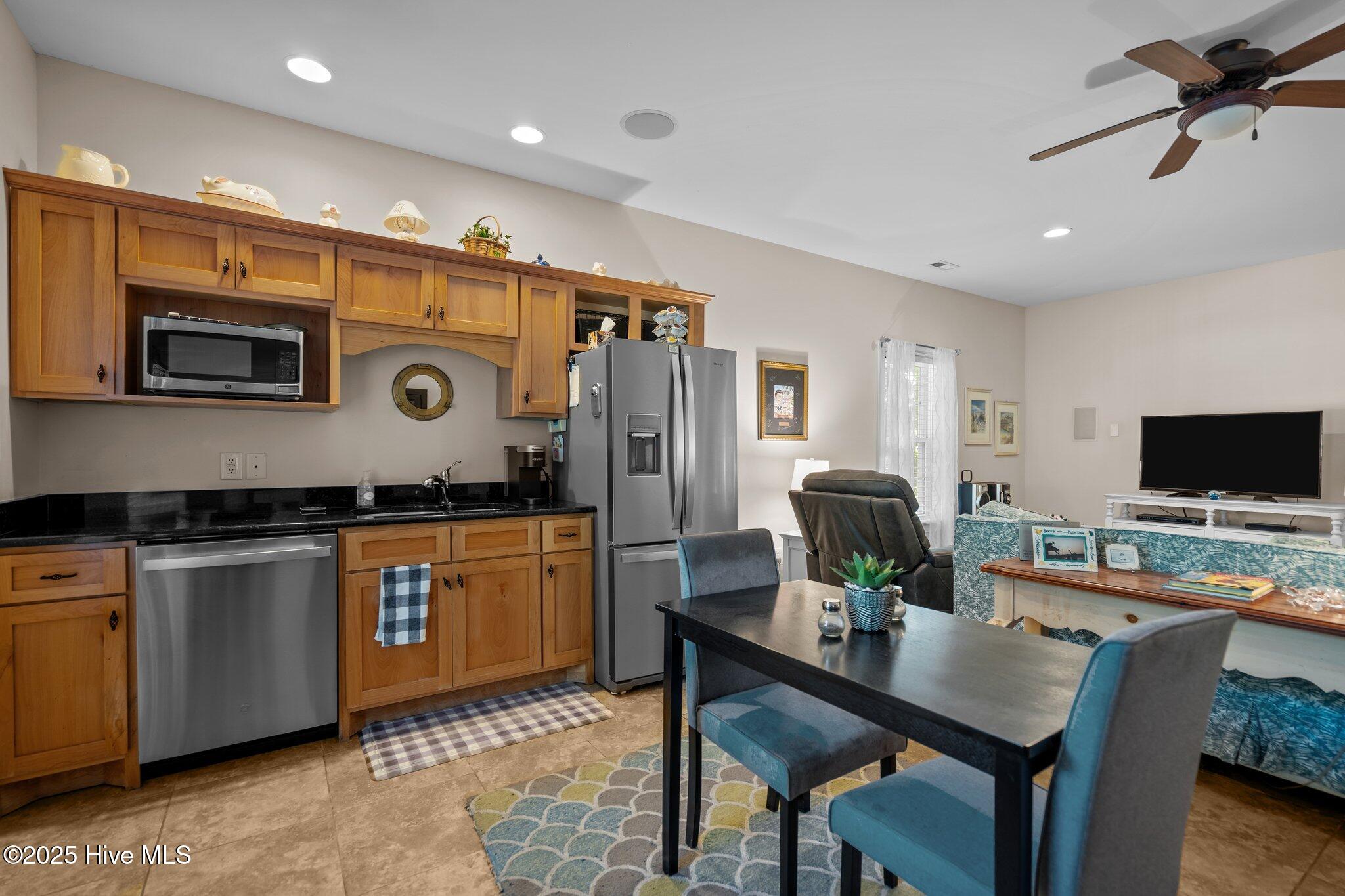 100513091 | Photo 59