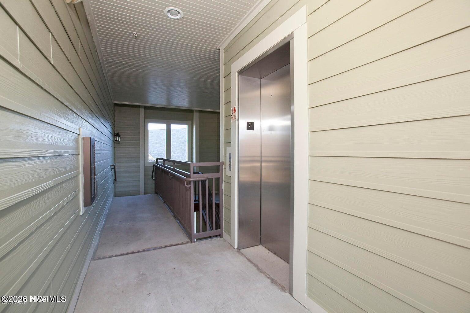 100565109 | Photo 16