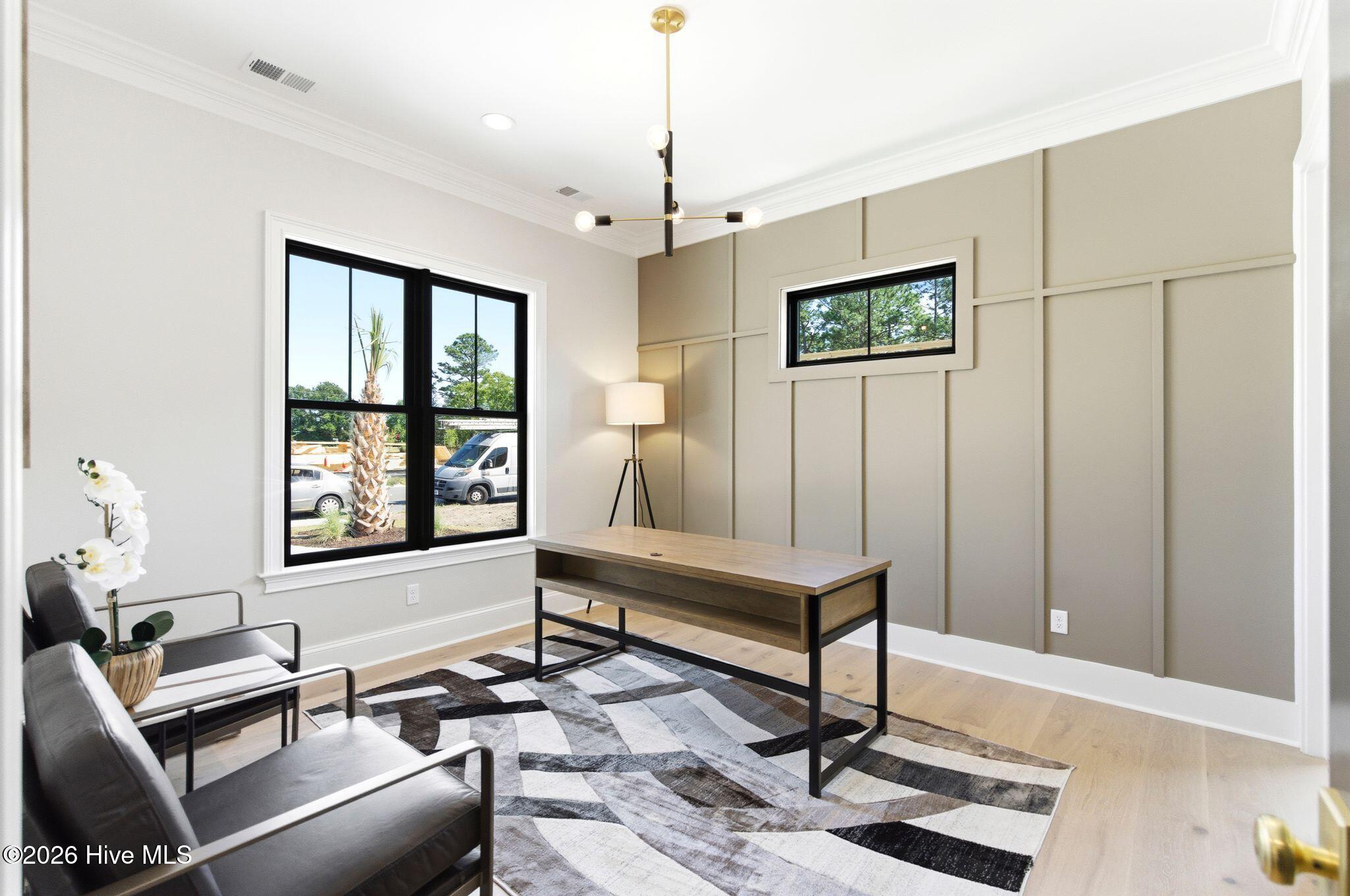 100570119 | Photo 52