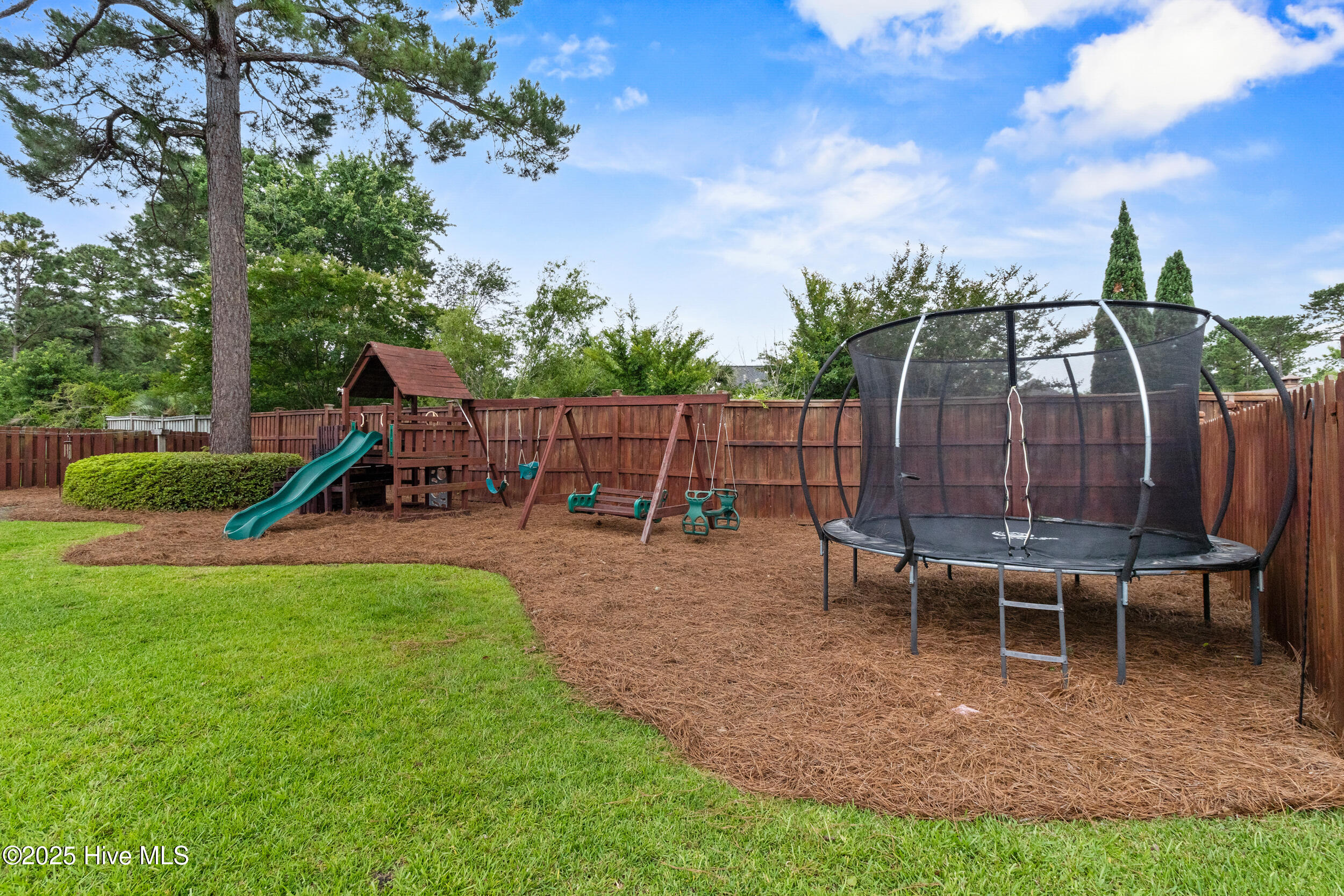 100552310 | Photo 37