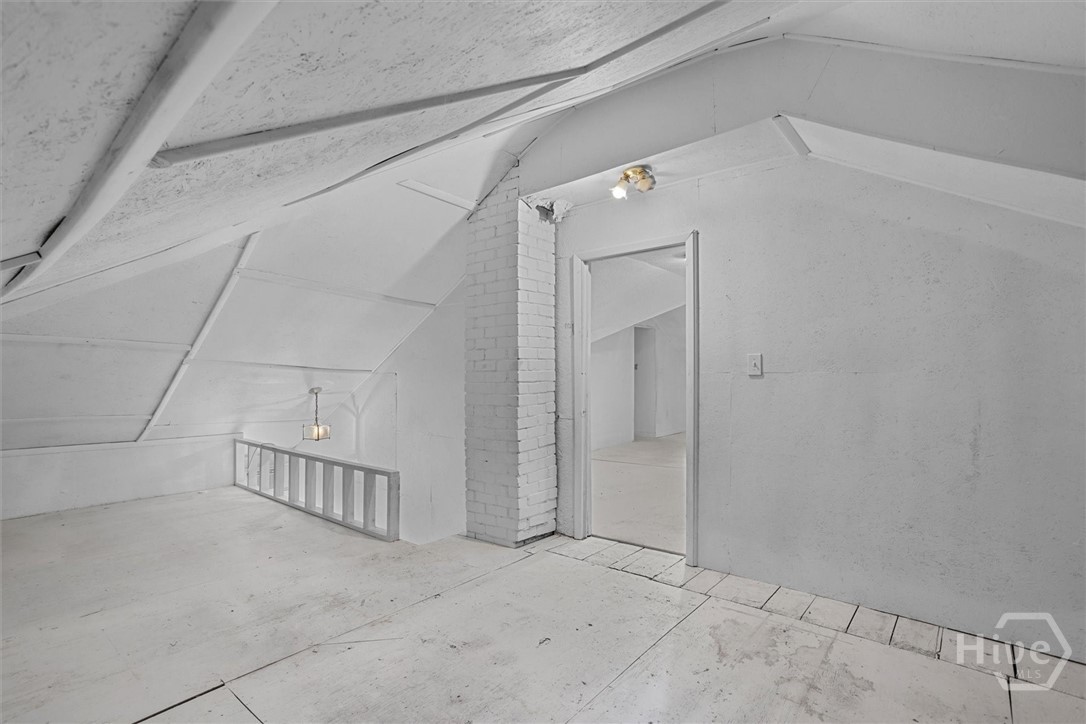 221 E 49th Street, Savannah, GA, 31405