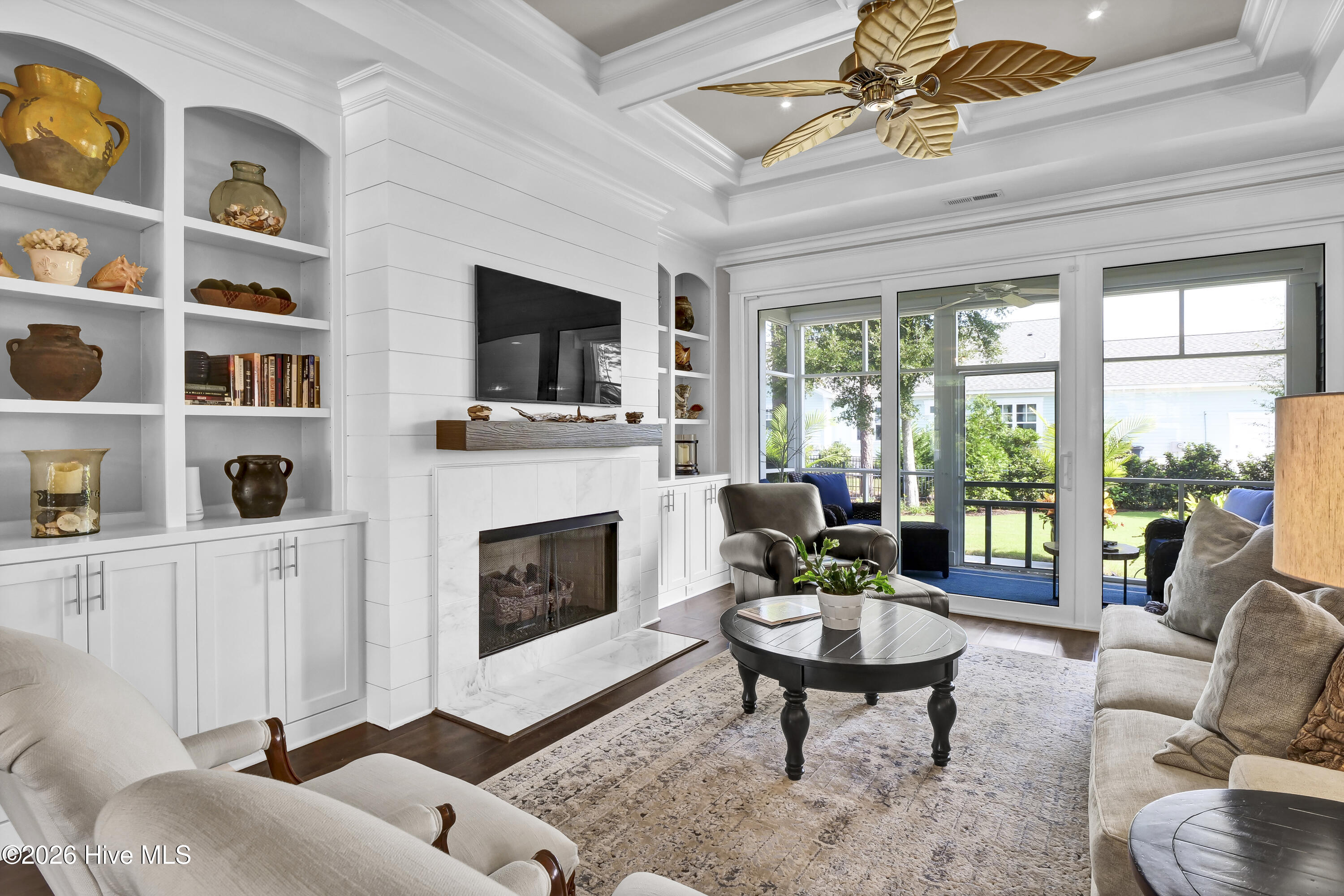 100569148 | Photo 16