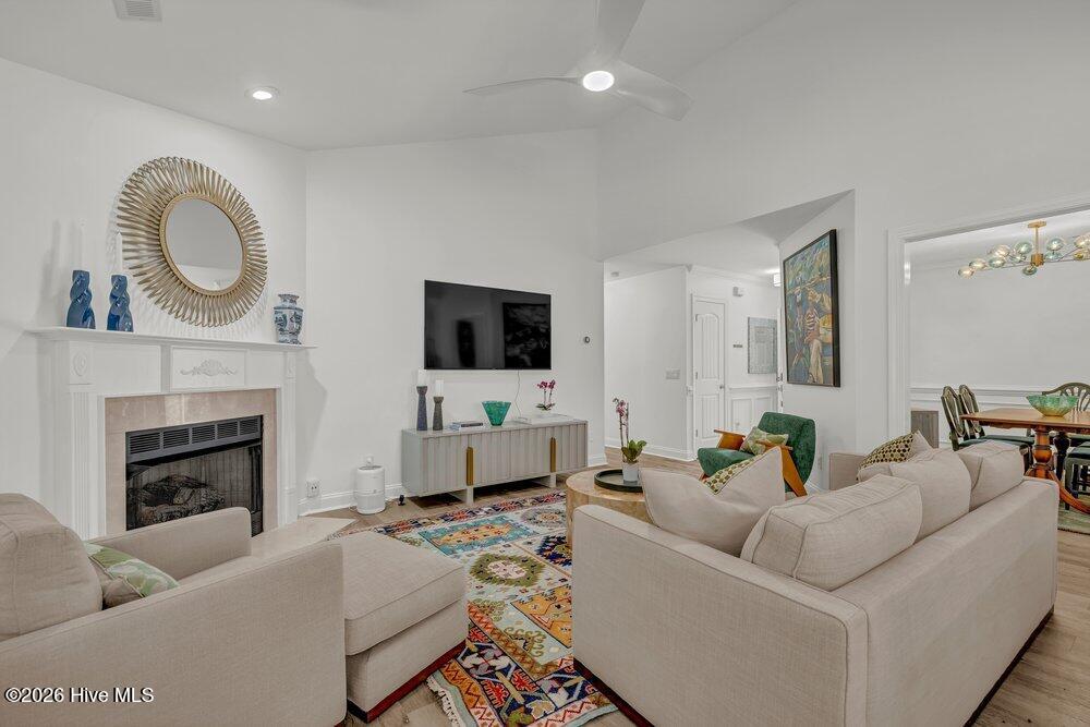 100558547 | Photo 22